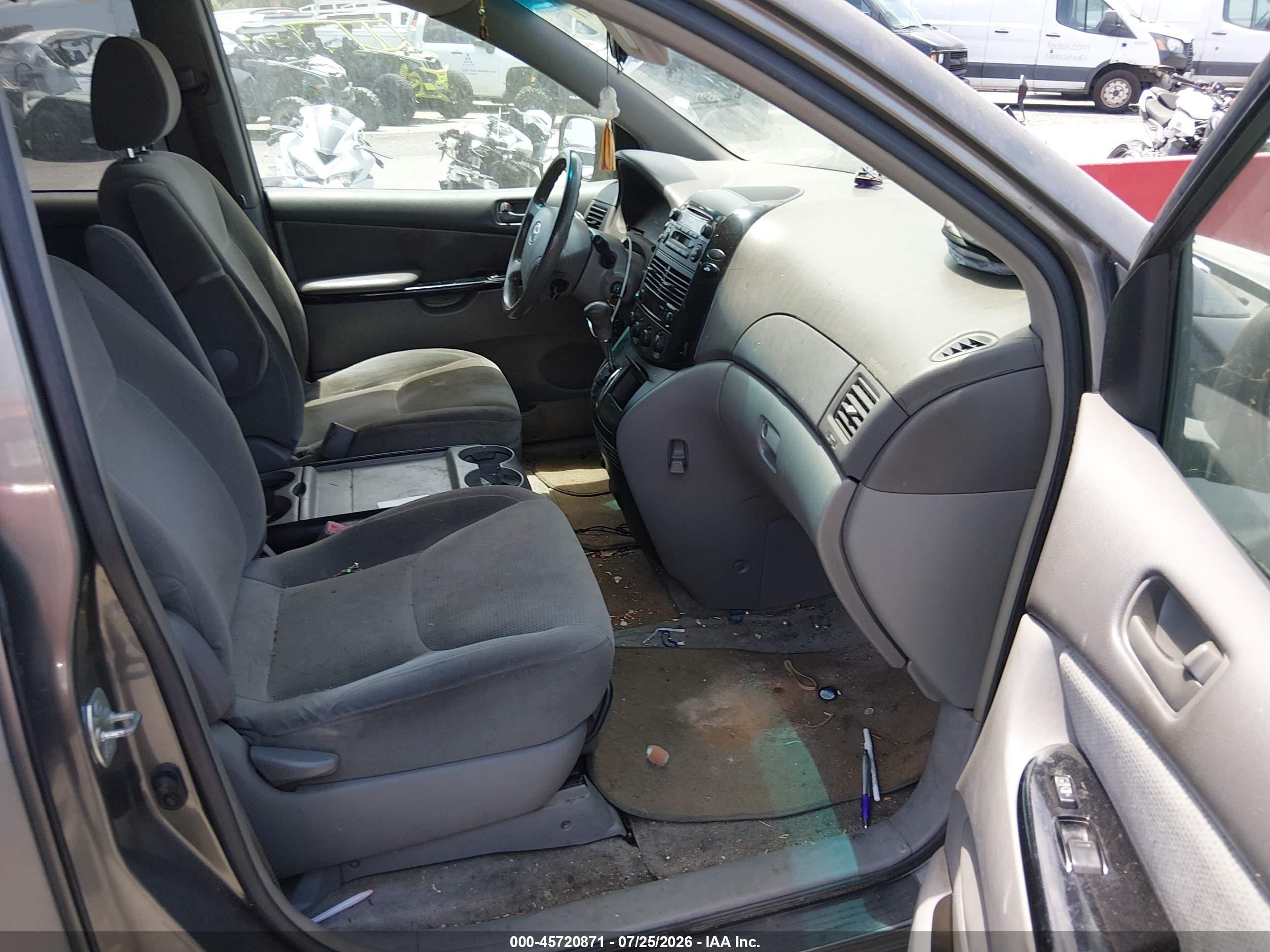 2005 Toyota Sienna Le Gray vin: 5TDZA23C65S295955