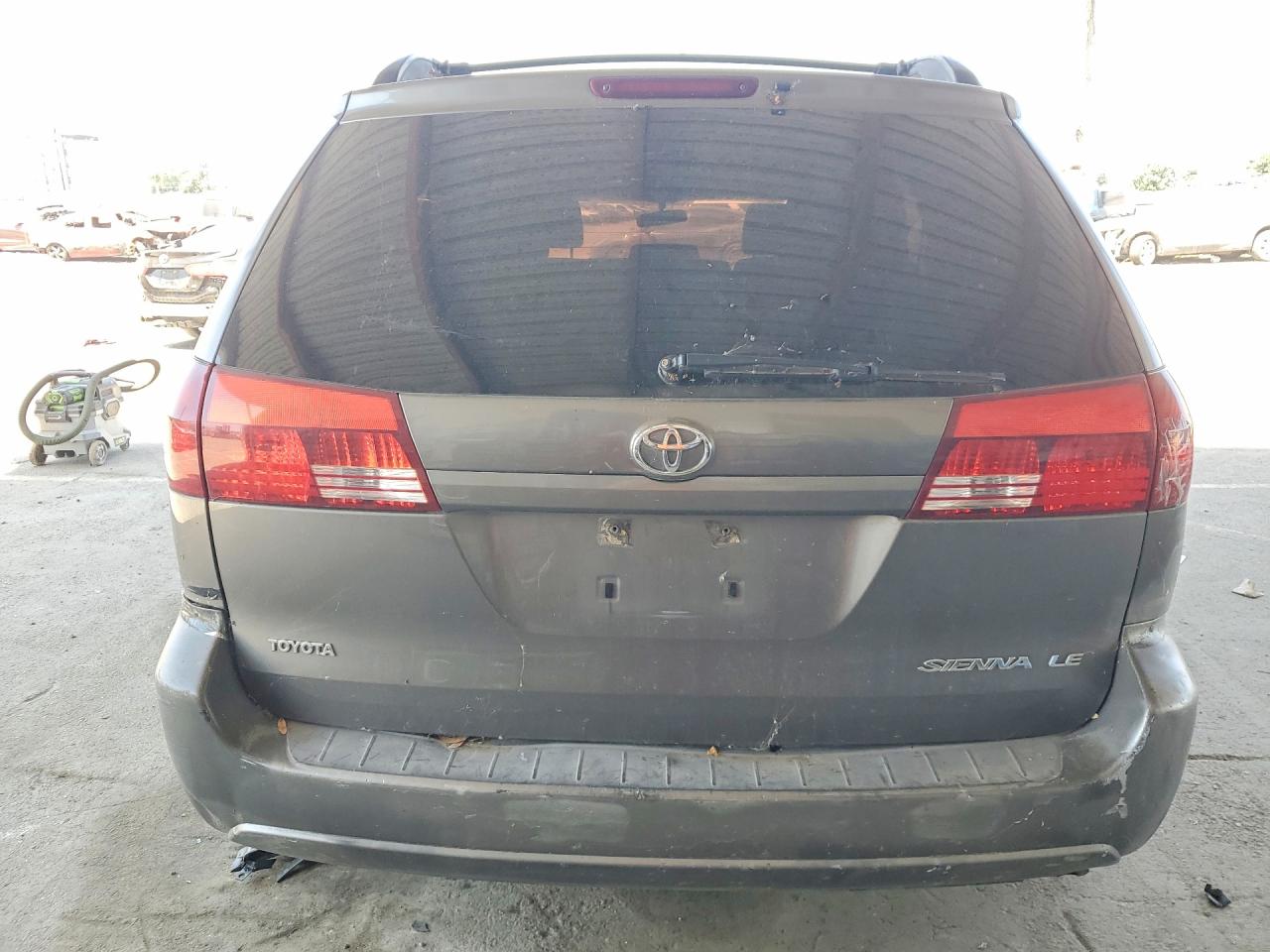 2005 Toyota Sienna Le 8 Passenger Gray vin: 5TDZA23C65S298094