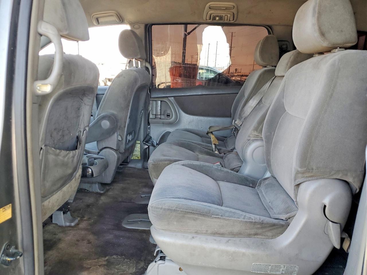 2005 Toyota Sienna Le 8 Passenger Gray vin: 5TDZA23C65S298094