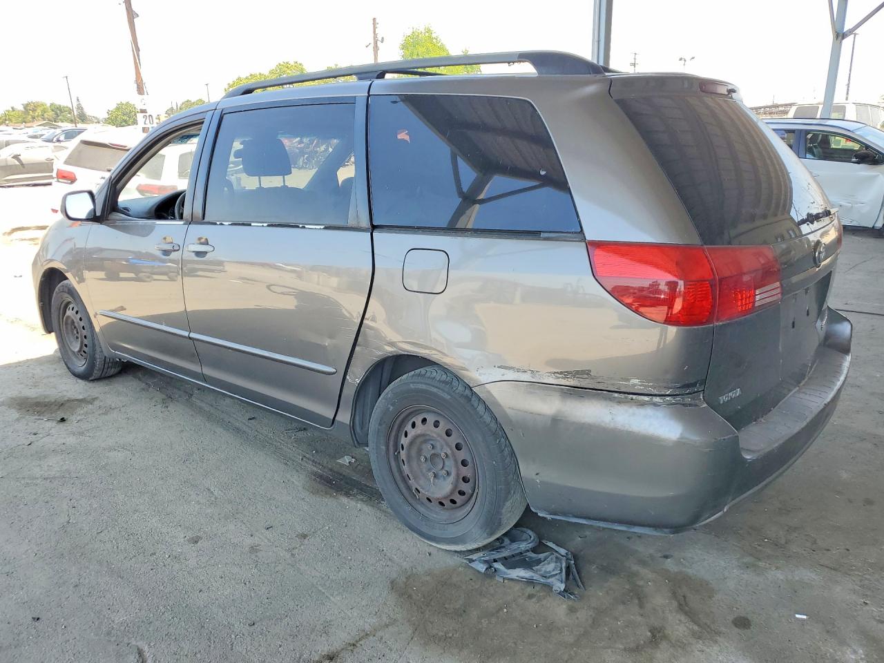 2005 Toyota Sienna Le 8 Passenger Gray vin: 5TDZA23C65S298094