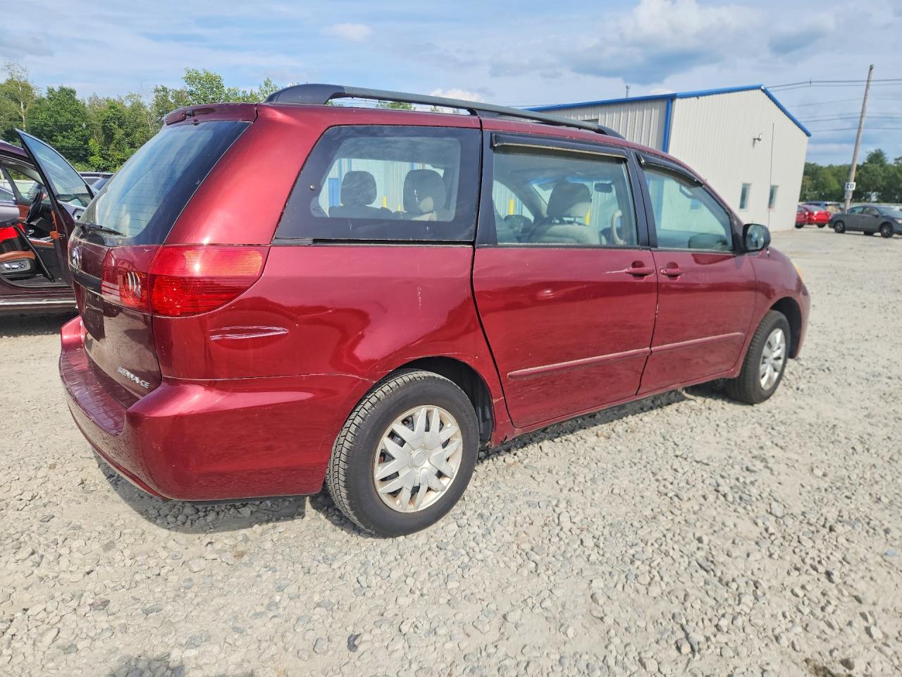 2005 Toyota Sienna Ce 7 Passenger Red vin: 5TDZA23C65S336472