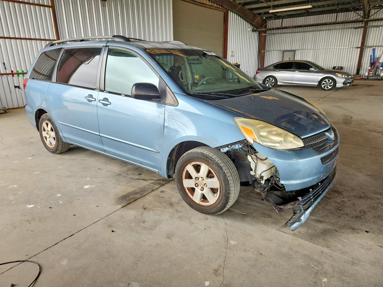 2005 Toyota Sienna Le 8 Passenger Blue vin: 5TDZA23C65S341008