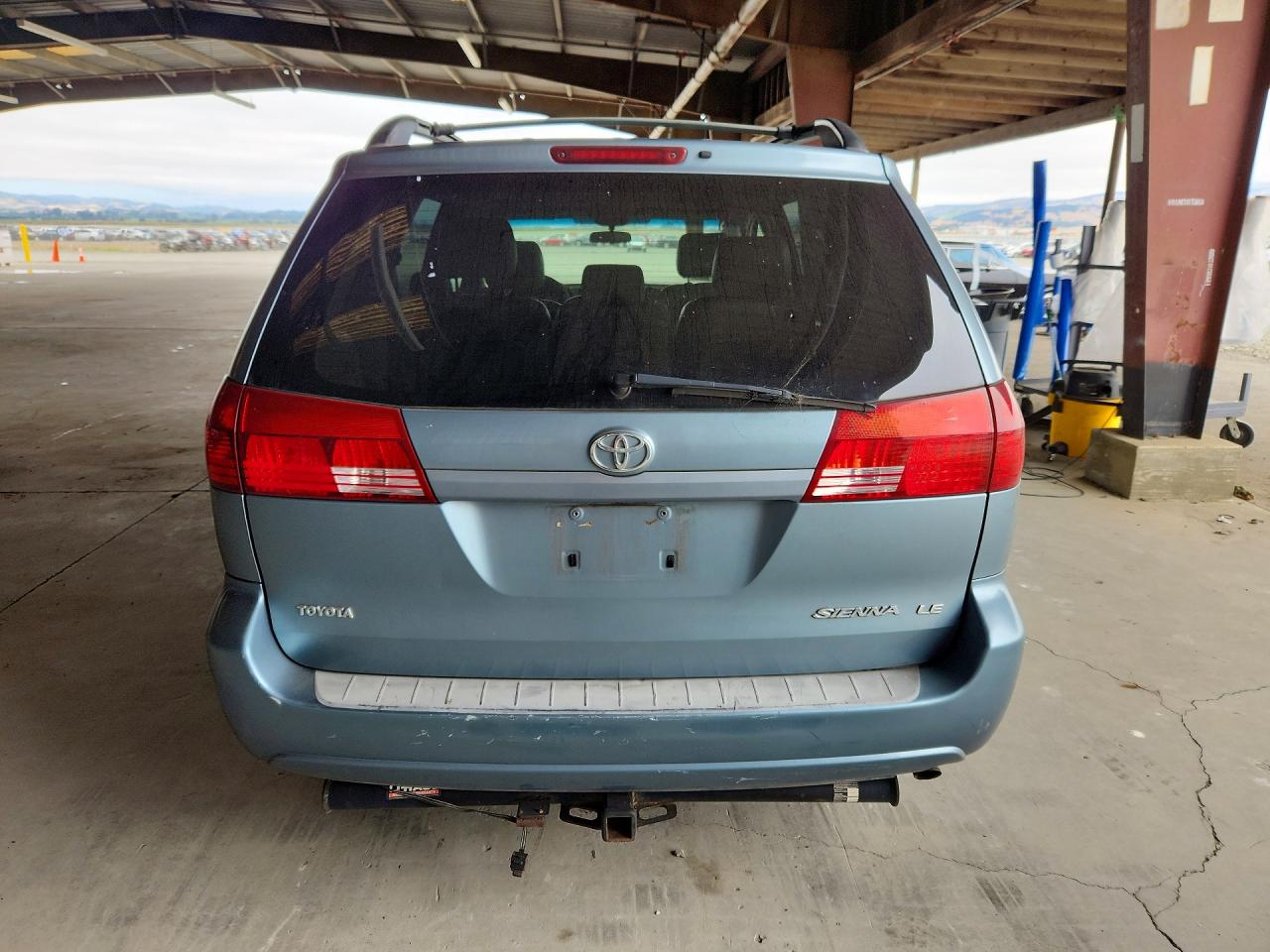 2005 Toyota Sienna Le 8 Passenger Blue vin: 5TDZA23C65S341008