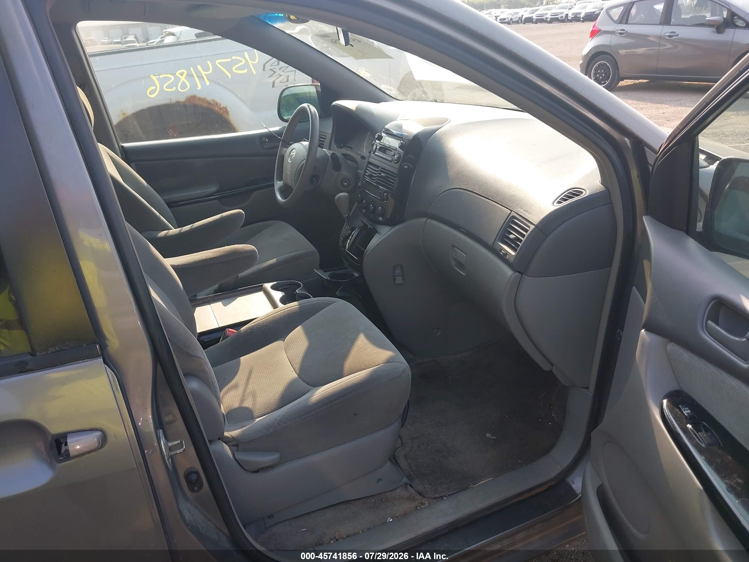 2005 Toyota Sienna Le Gray vin: 5TDZA23C65S344698