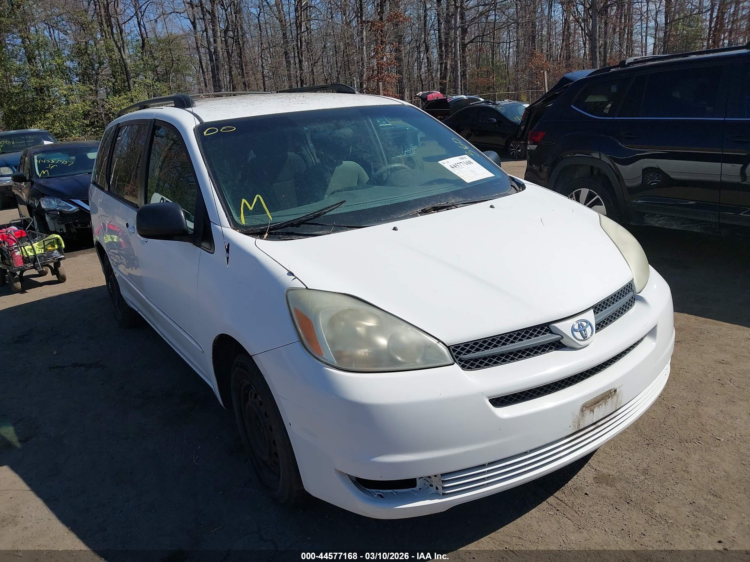 2005 Toyota Sienna Le White vin: 5TDZA23C65S358326