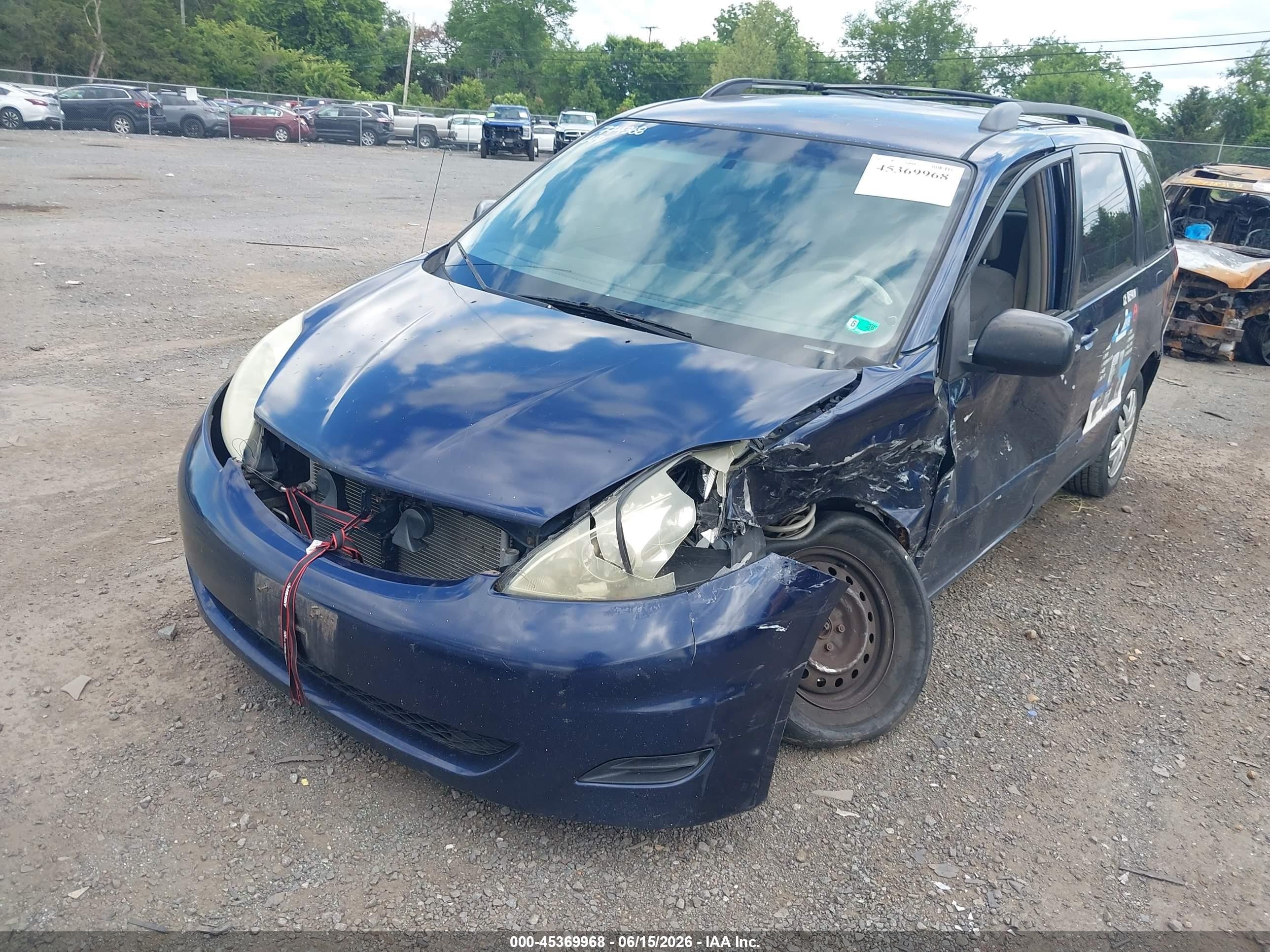 2006 Toyota Sienna Le Blue vin: 5TDZA23C66S400012