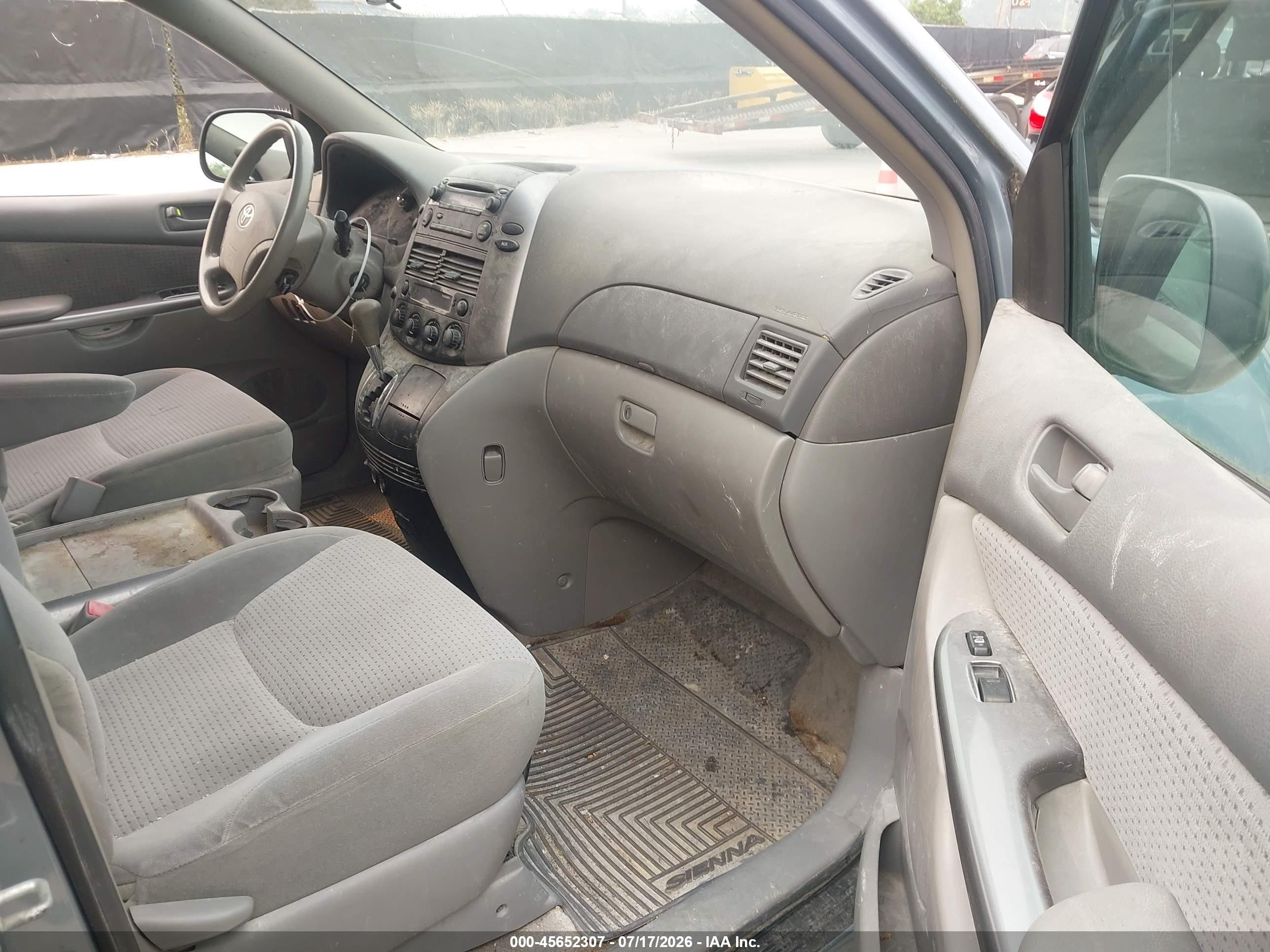 2006 Toyota Sienna Le Light Blue vin: 5TDZA23C66S414072