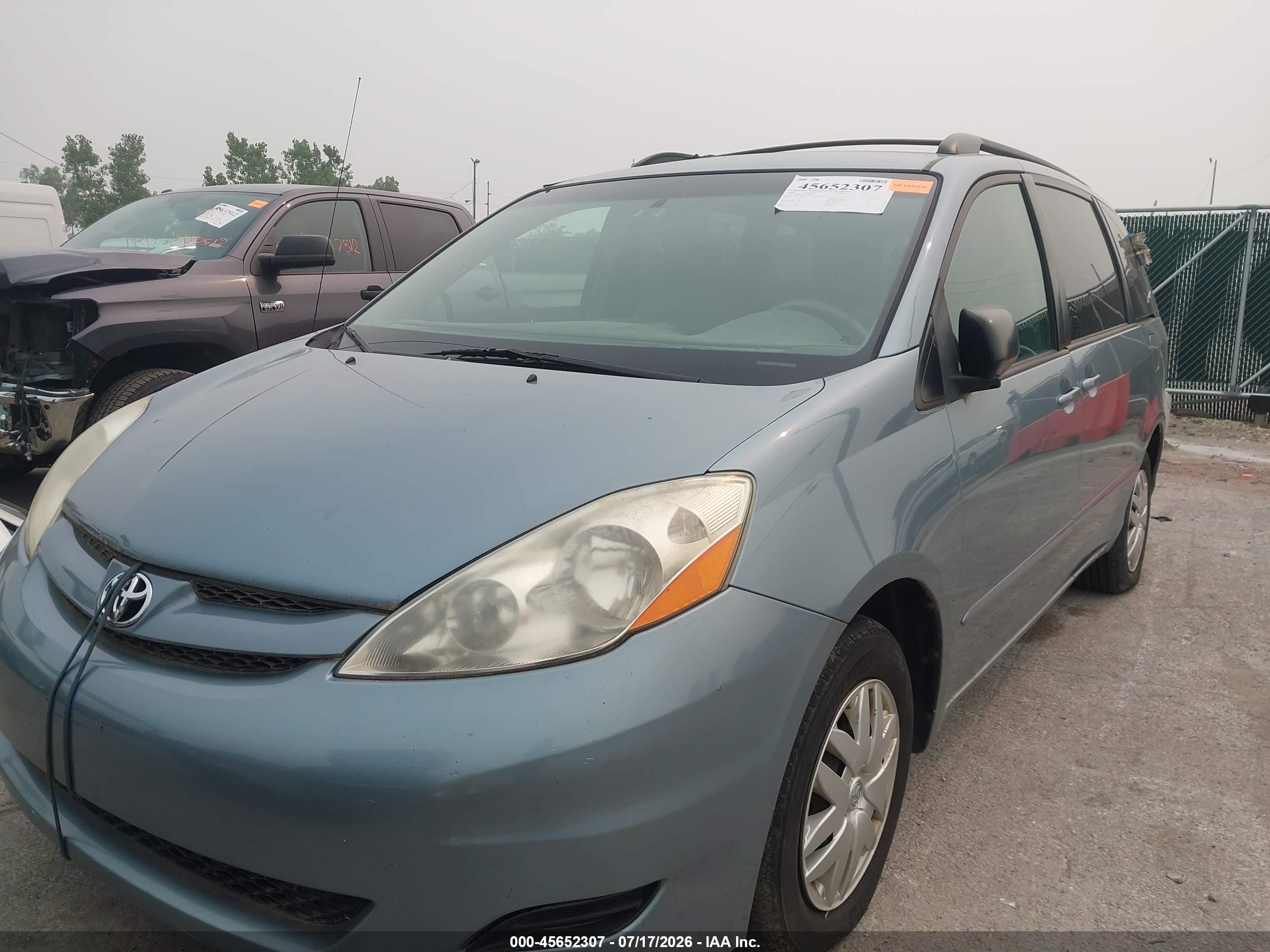 2006 Toyota Sienna Le Light Blue vin: 5TDZA23C66S414072
