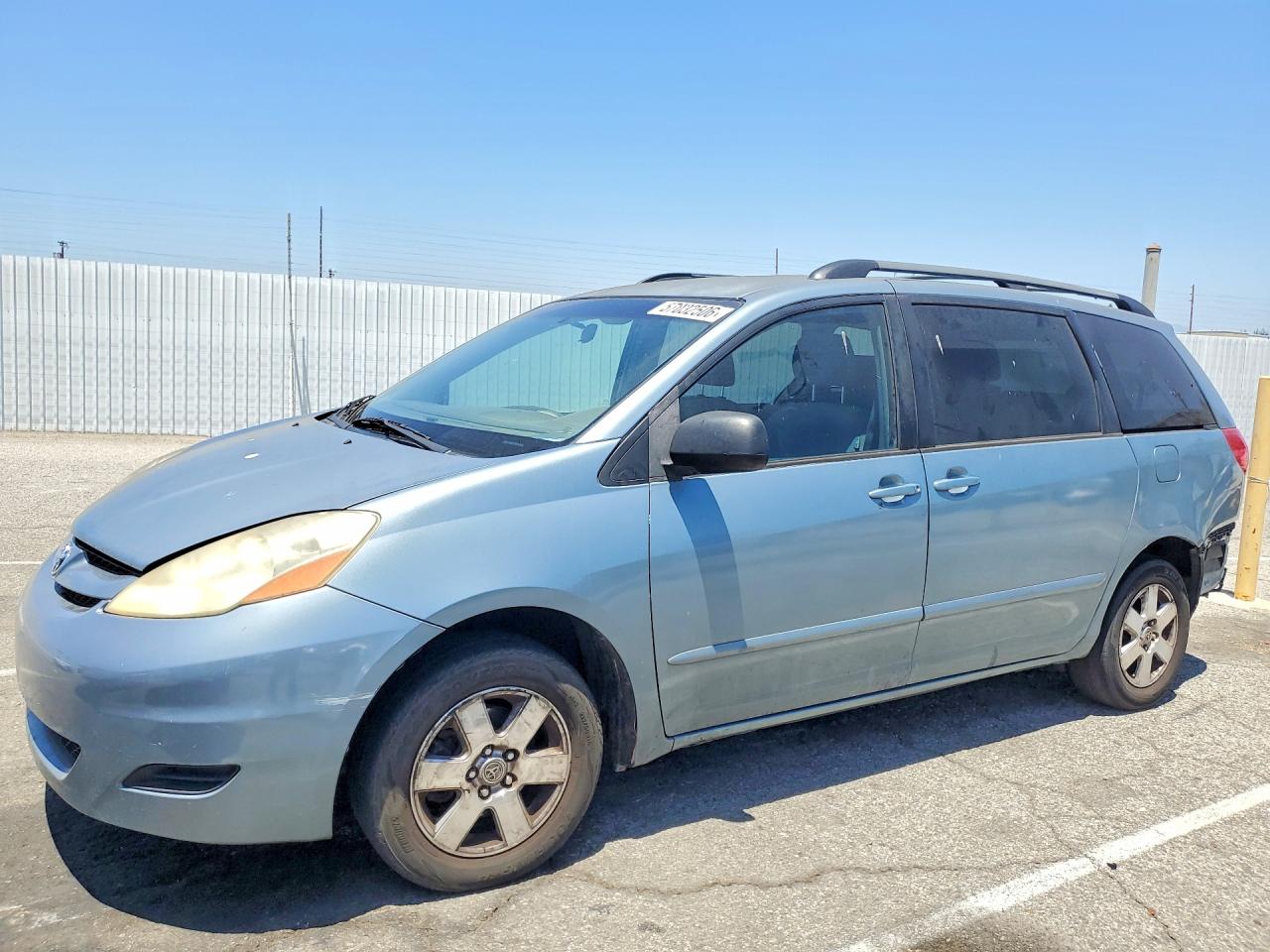 2006 Toyota Sienna Le 8 Passenger Blue vin: 5TDZA23C66S442986