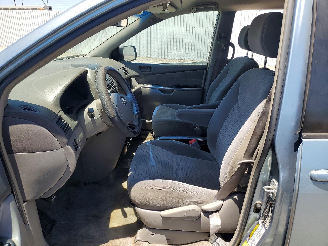 2006 Toyota Sienna Le 8 Passenger Blue vin: 5TDZA23C66S442986