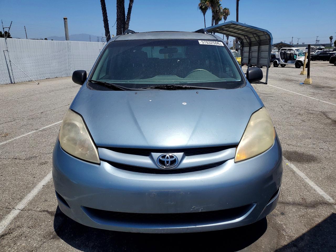 2006 Toyota Sienna Le 8 Passenger Blue vin: 5TDZA23C66S442986