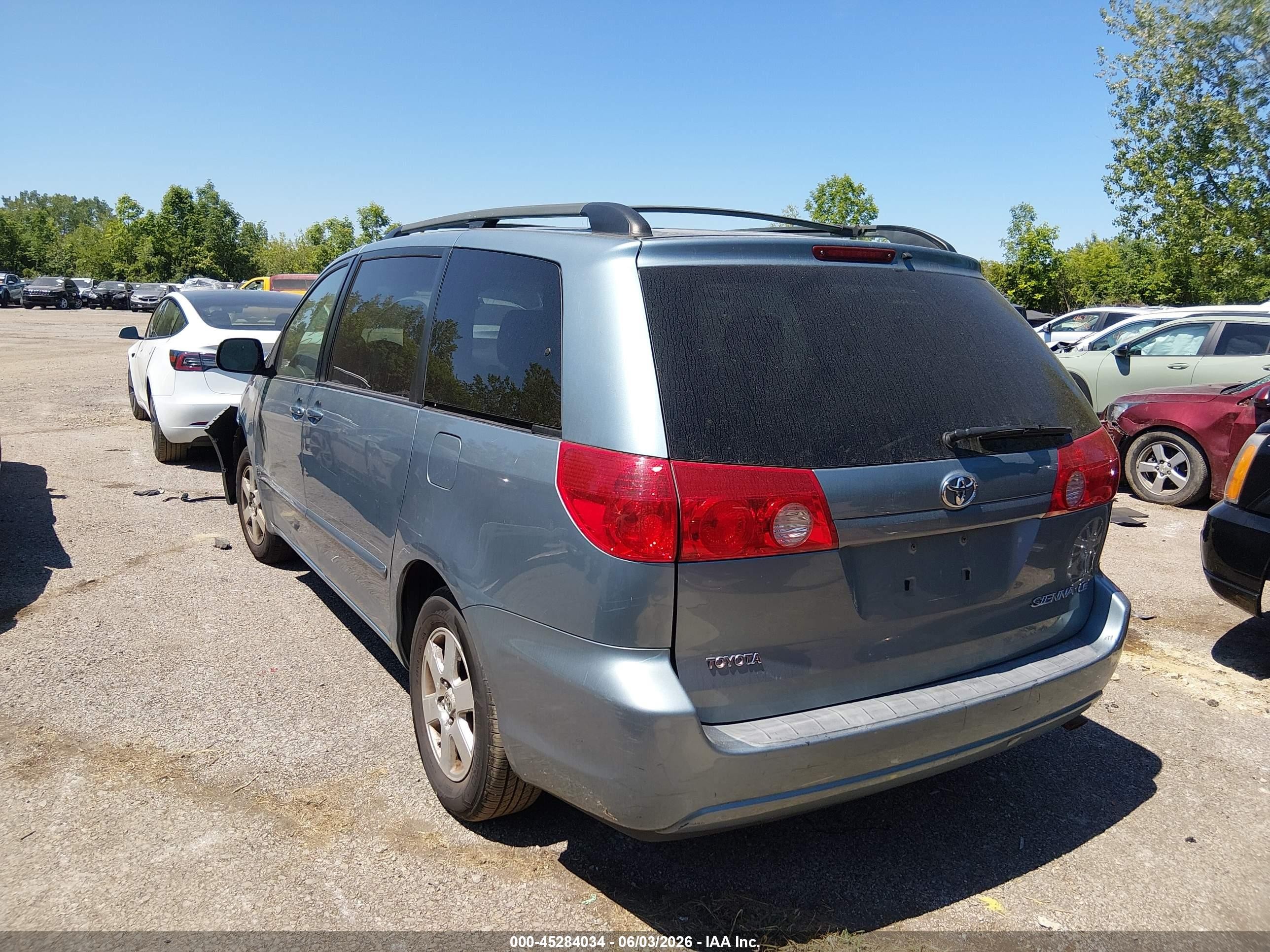 2006 Toyota Sienna Le Blue vin: 5TDZA23C66S446455