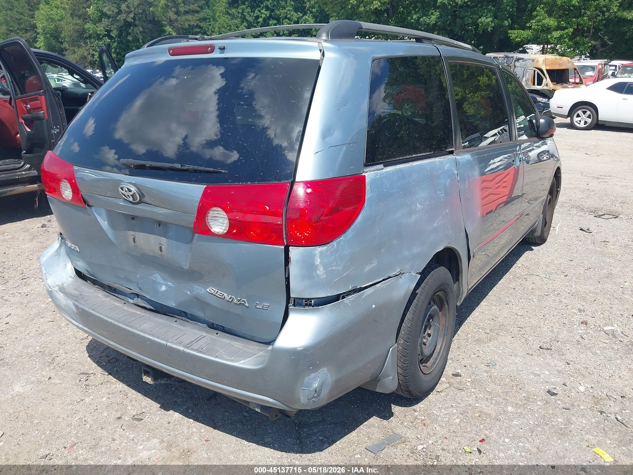 2006 Toyota Sienna Le Light Blue vin: 5TDZA23C66S481027