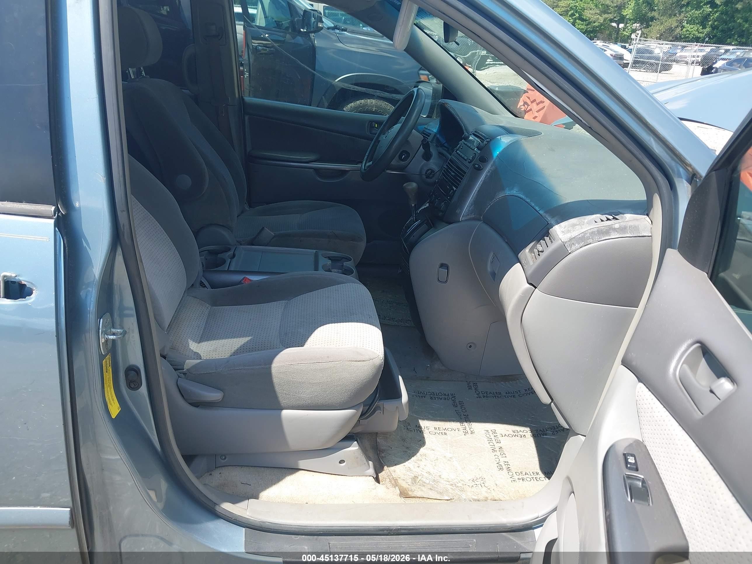 2006 Toyota Sienna Le Light Blue vin: 5TDZA23C66S481027