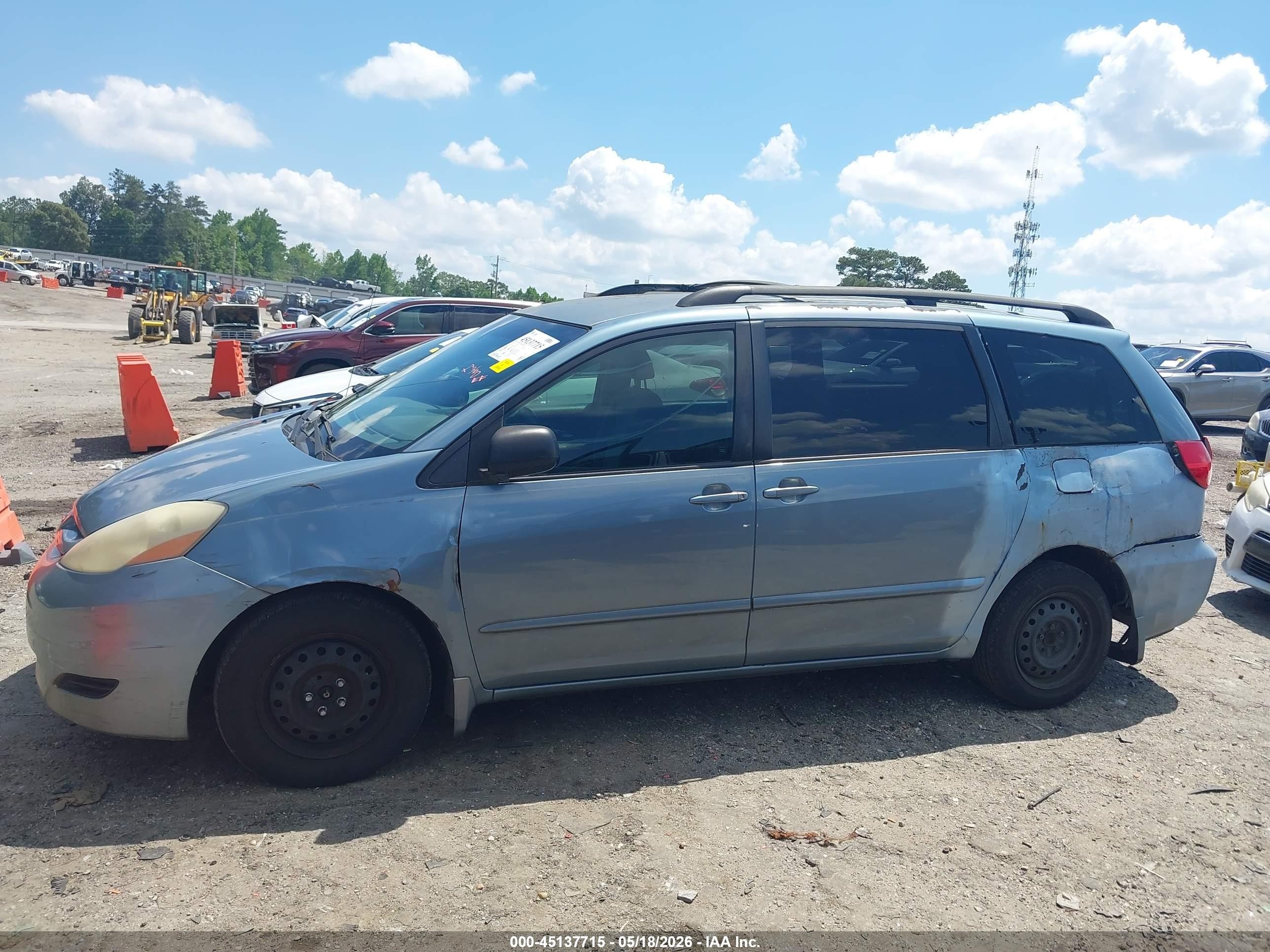2006 Toyota Sienna Le Light Blue vin: 5TDZA23C66S481027