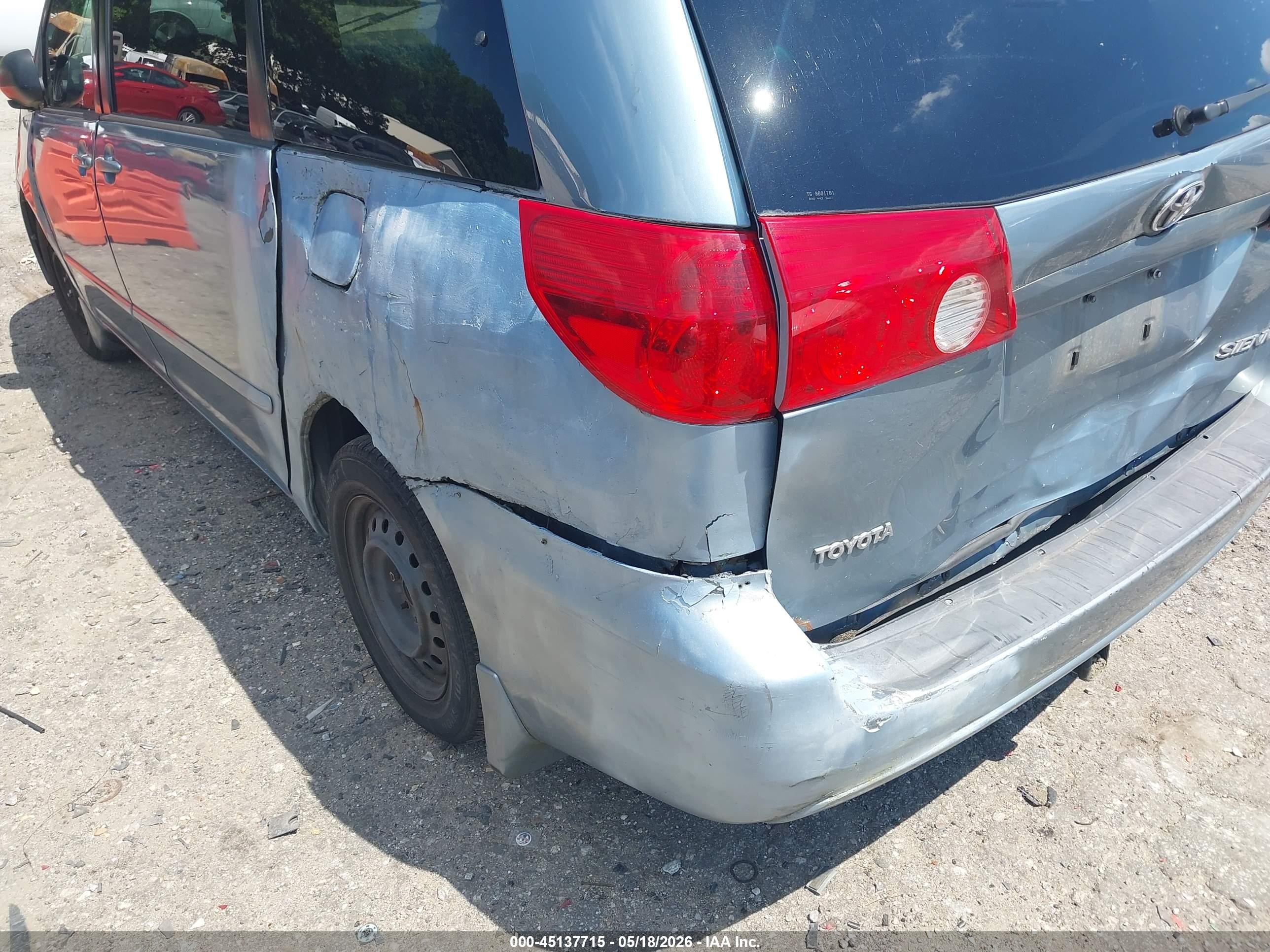 2006 Toyota Sienna Le Light Blue vin: 5TDZA23C66S481027
