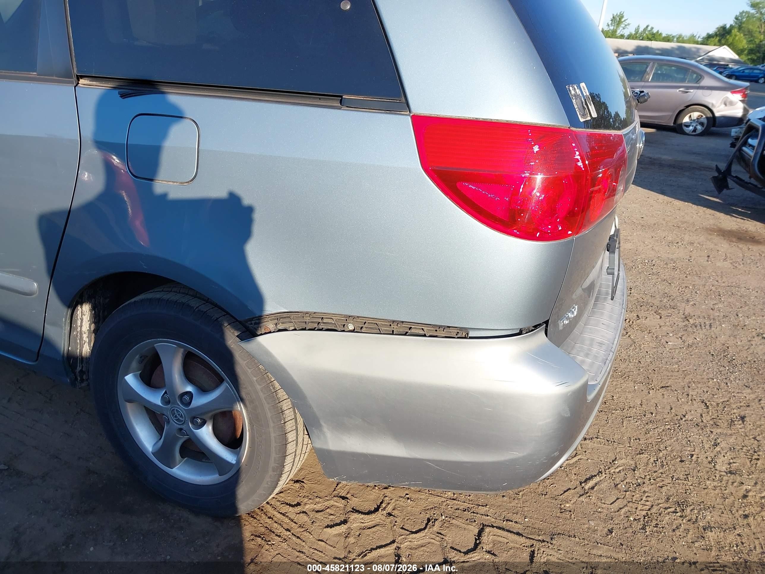 2006 Toyota Sienna Le Light Blue vin: 5TDZA23C66S503866