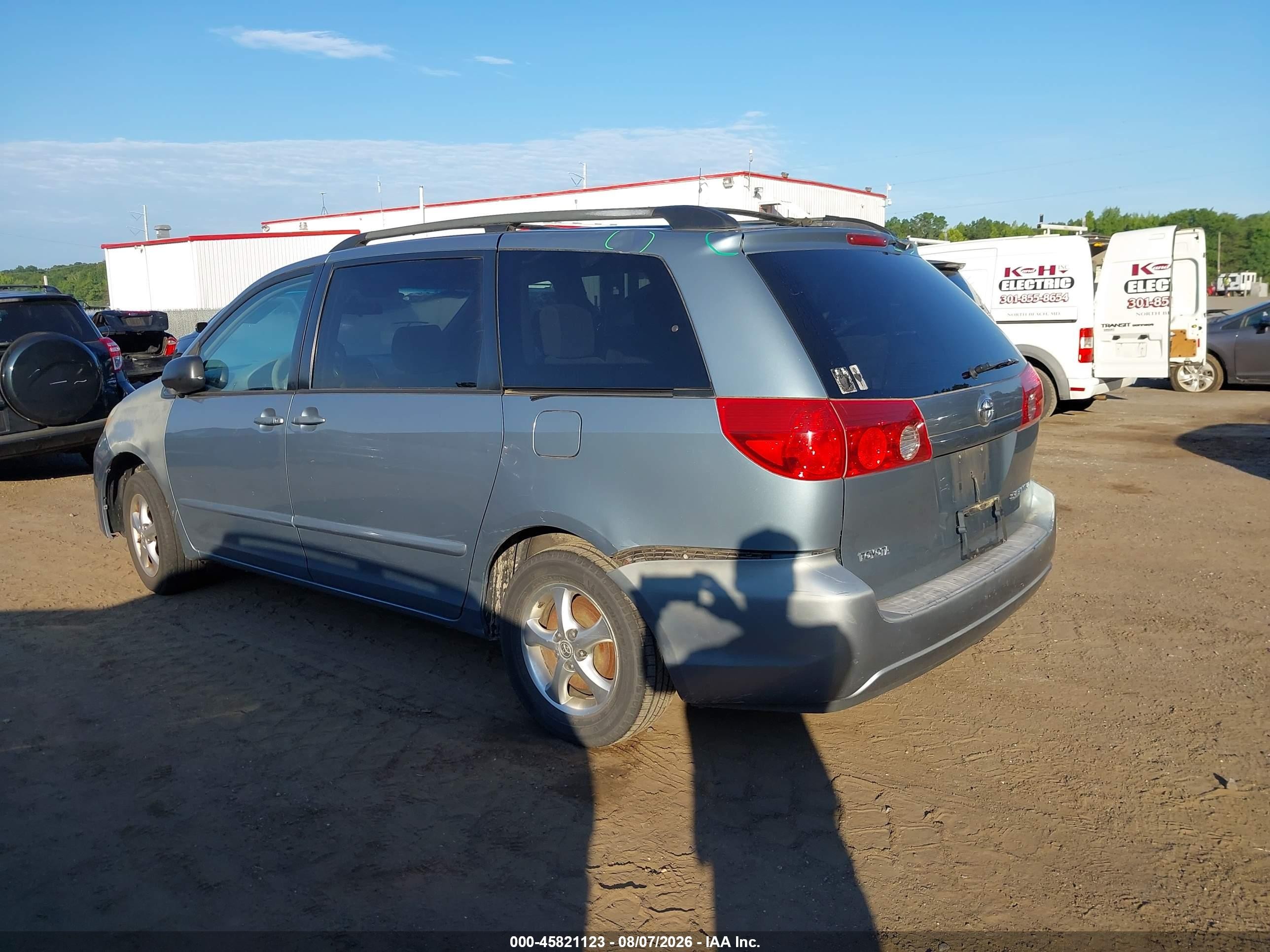 2006 Toyota Sienna Le Light Blue vin: 5TDZA23C66S503866