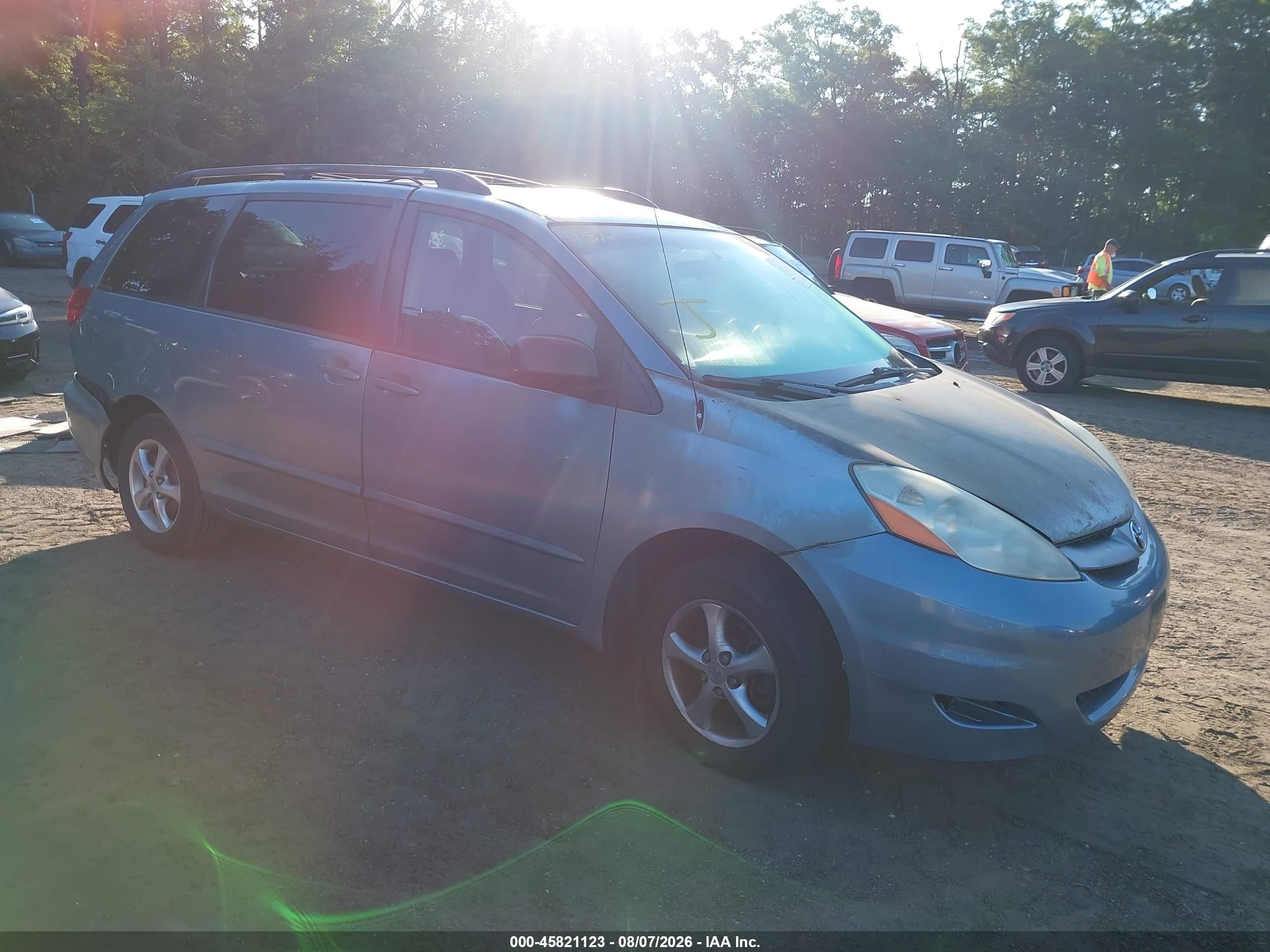 2006 Toyota Sienna Le Light Blue vin: 5TDZA23C66S503866