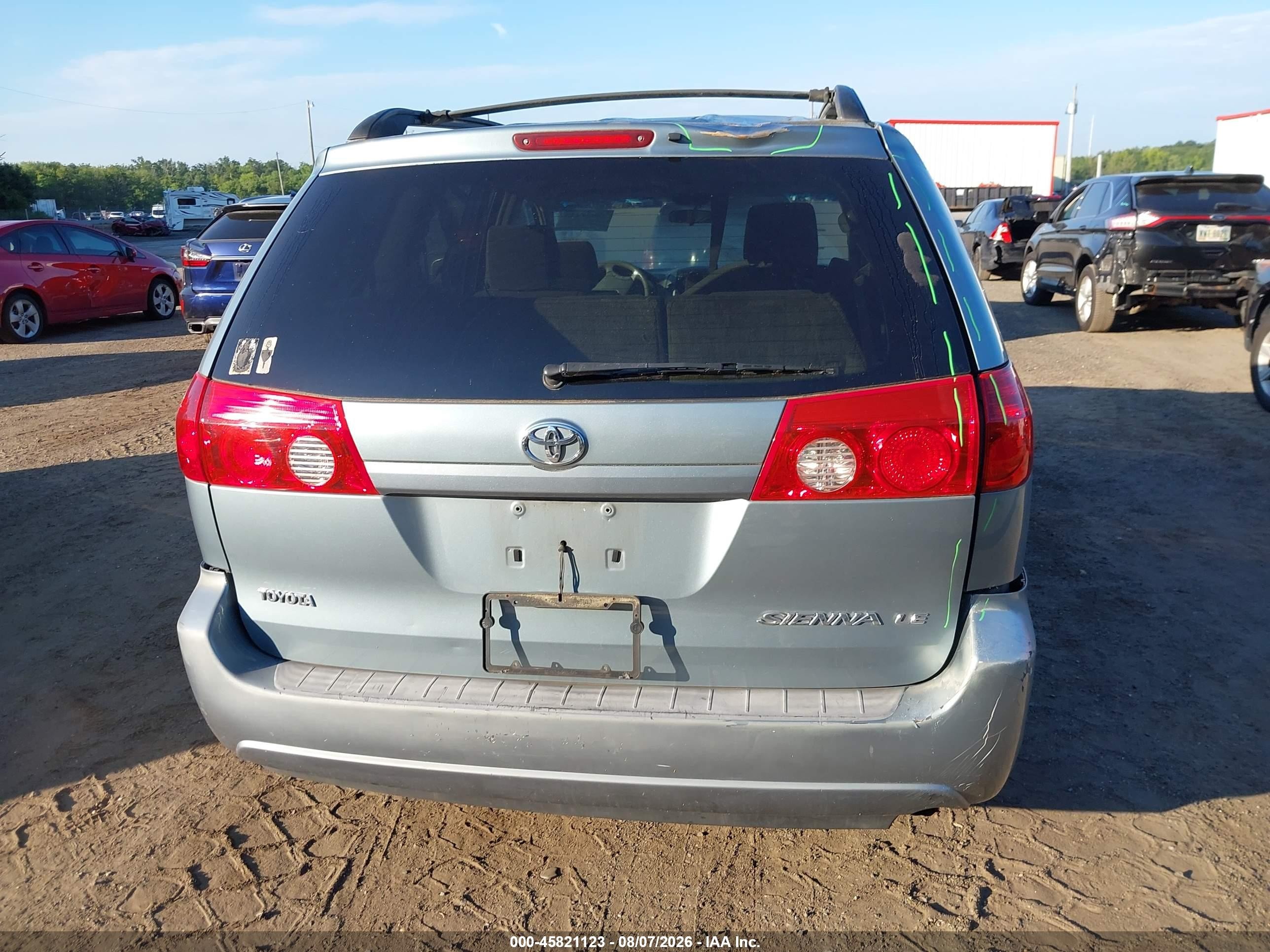 2006 Toyota Sienna Le Light Blue vin: 5TDZA23C66S503866