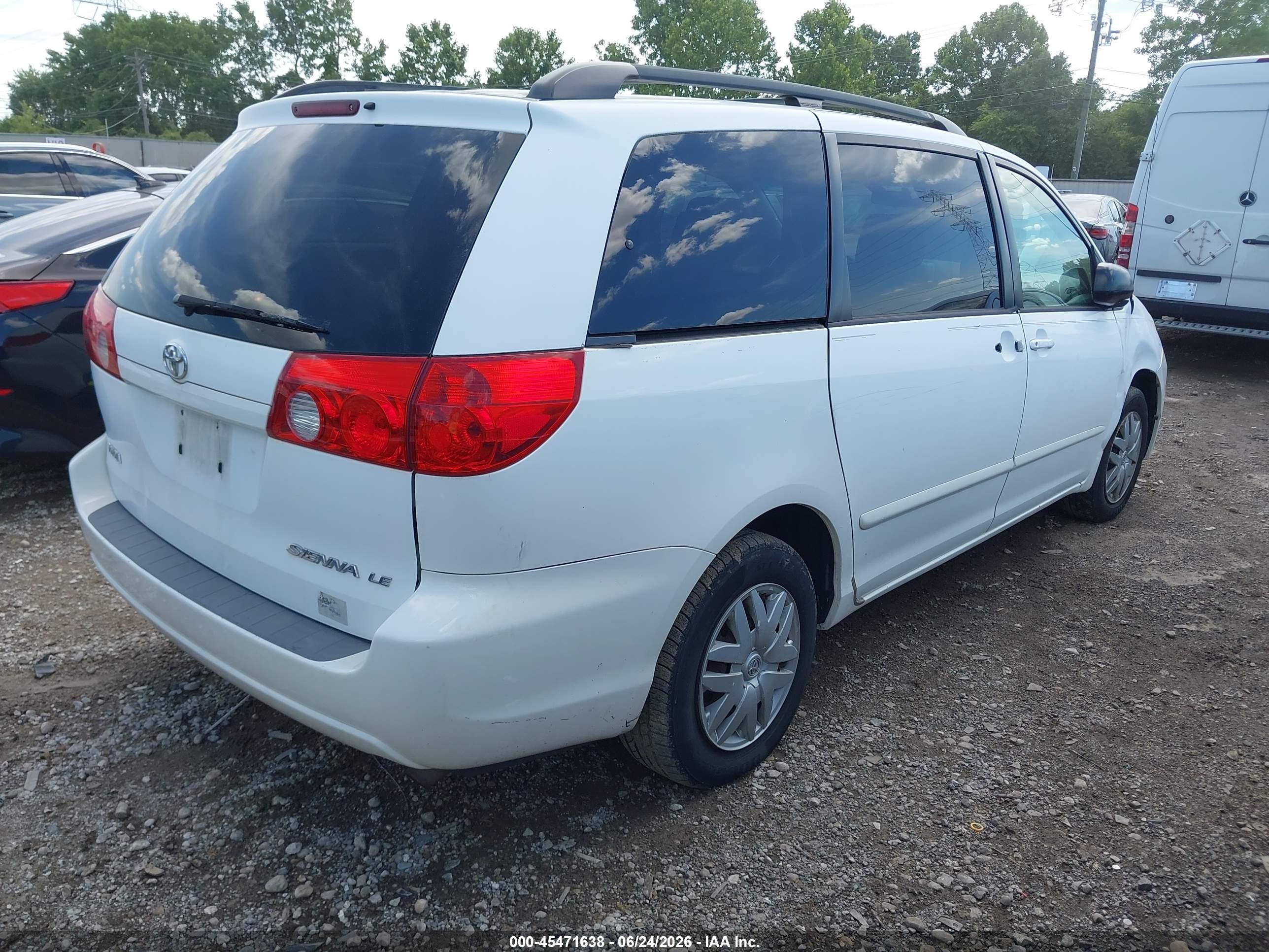 2006 Toyota Sienna Le White vin: 5TDZA23C66S509490