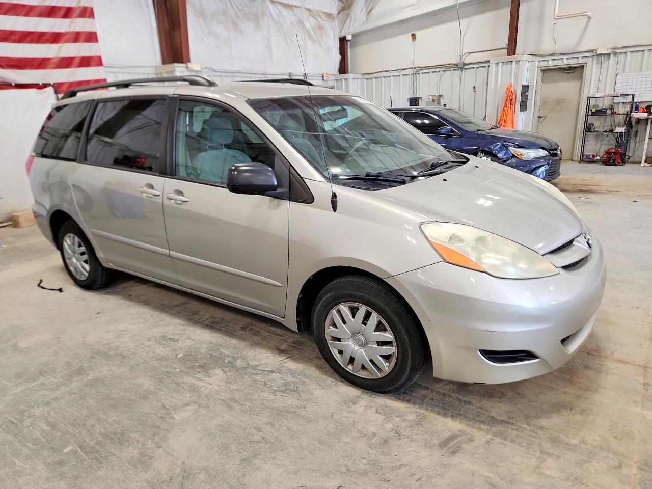 2006 Toyota Sienna Le 7 Passenger Silver vin: 5TDZA23C66S524331