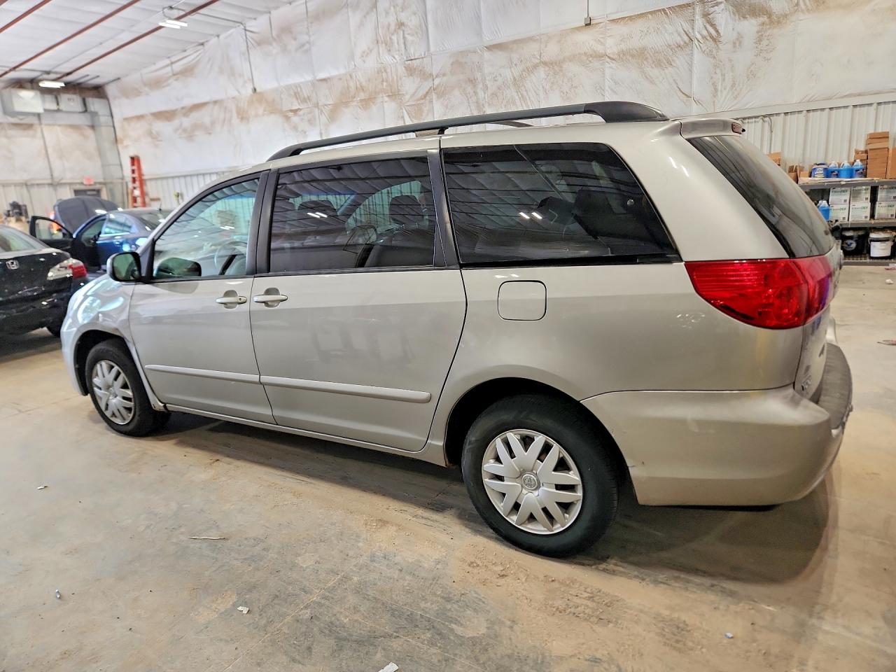 2006 Toyota Sienna Le 7 Passenger Silver vin: 5TDZA23C66S524331