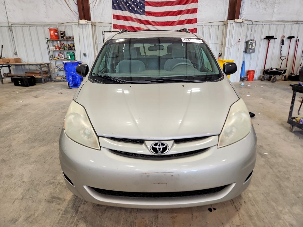 2006 Toyota Sienna Le 7 Passenger Silver vin: 5TDZA23C66S524331