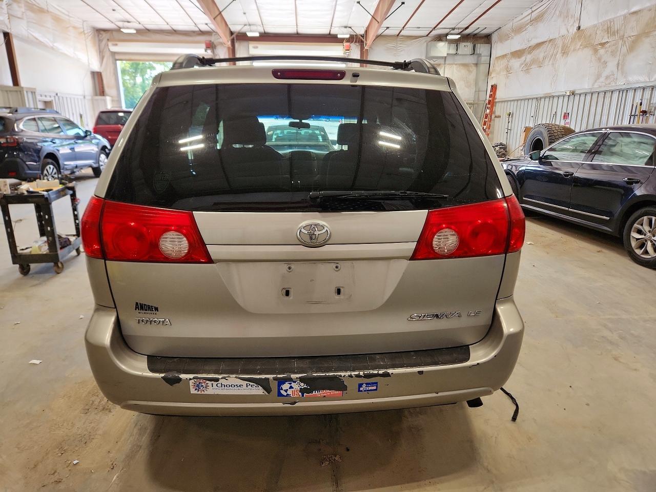 2006 Toyota Sienna Le 7 Passenger Silver vin: 5TDZA23C66S524331