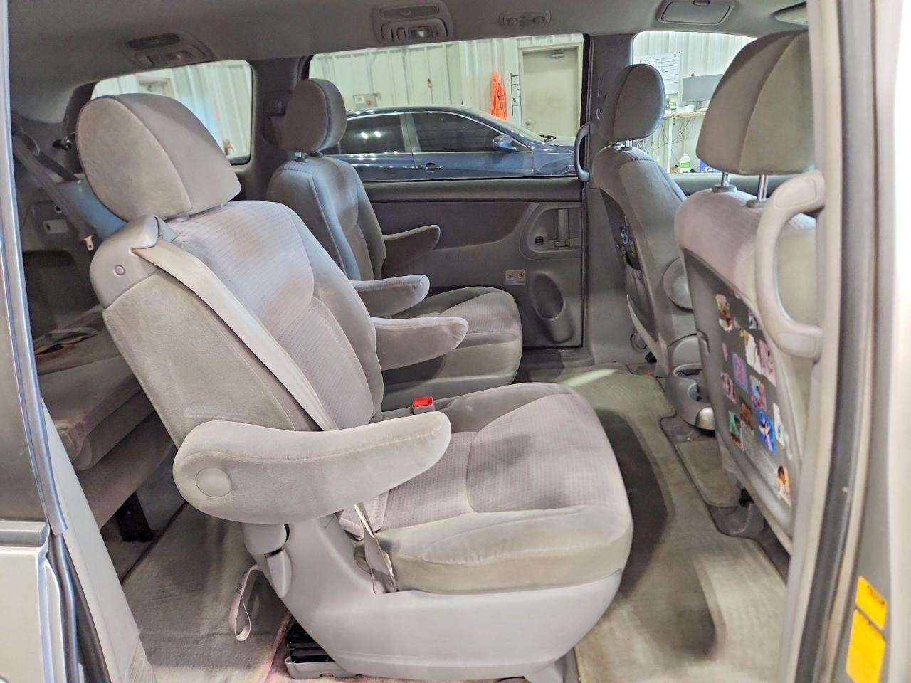 2006 Toyota Sienna Le 7 Passenger Silver vin: 5TDZA23C66S524331