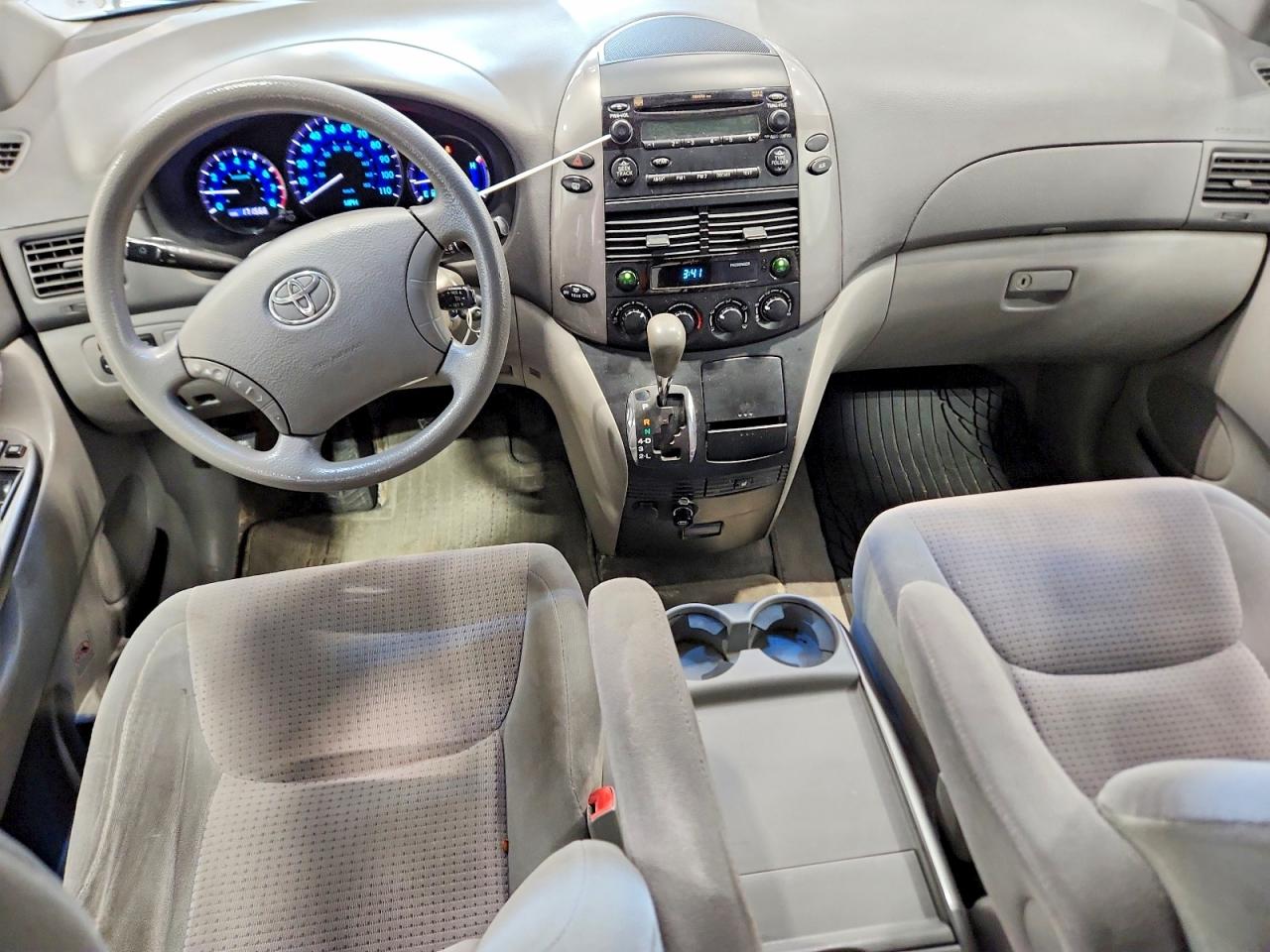 2006 Toyota Sienna Le 7 Passenger Silver vin: 5TDZA23C66S524331