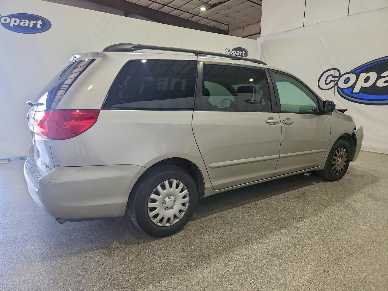 2006 Toyota Sienna Le 8 Passenger Silver vin: 5TDZA23C66S528248