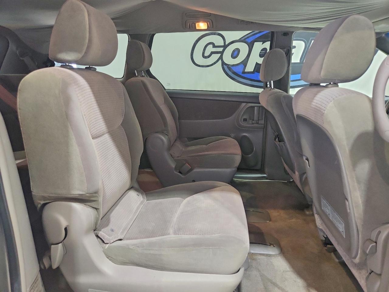 2006 Toyota Sienna Le 8 Passenger Silver vin: 5TDZA23C66S528248