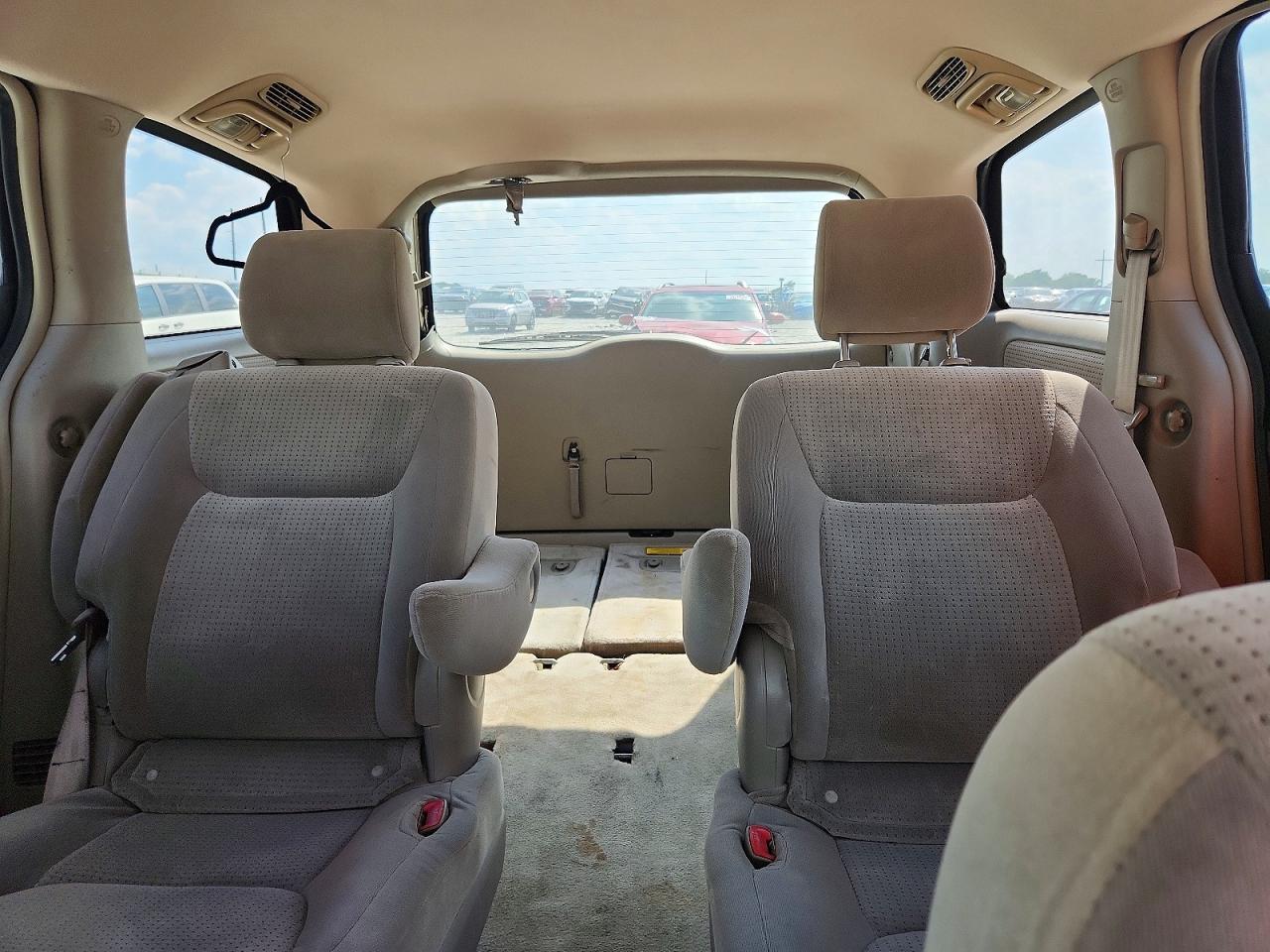 2006 Toyota Sienna Le 7 Passenger Золотой vin: 5TDZA23C66S542618