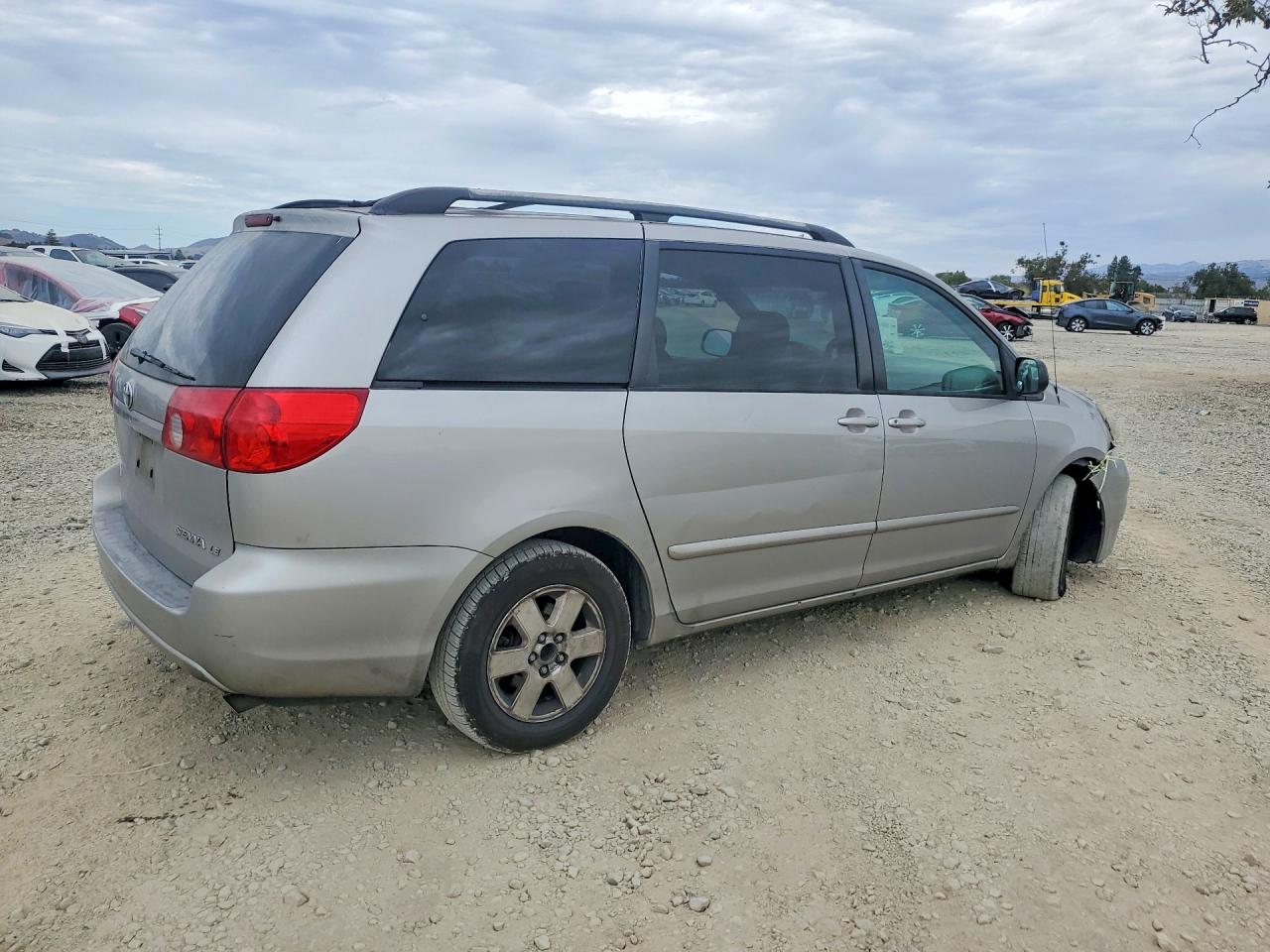 2006 Toyota Sienna Le 7 Passenger Gray vin: 5TDZA23C66S577059
