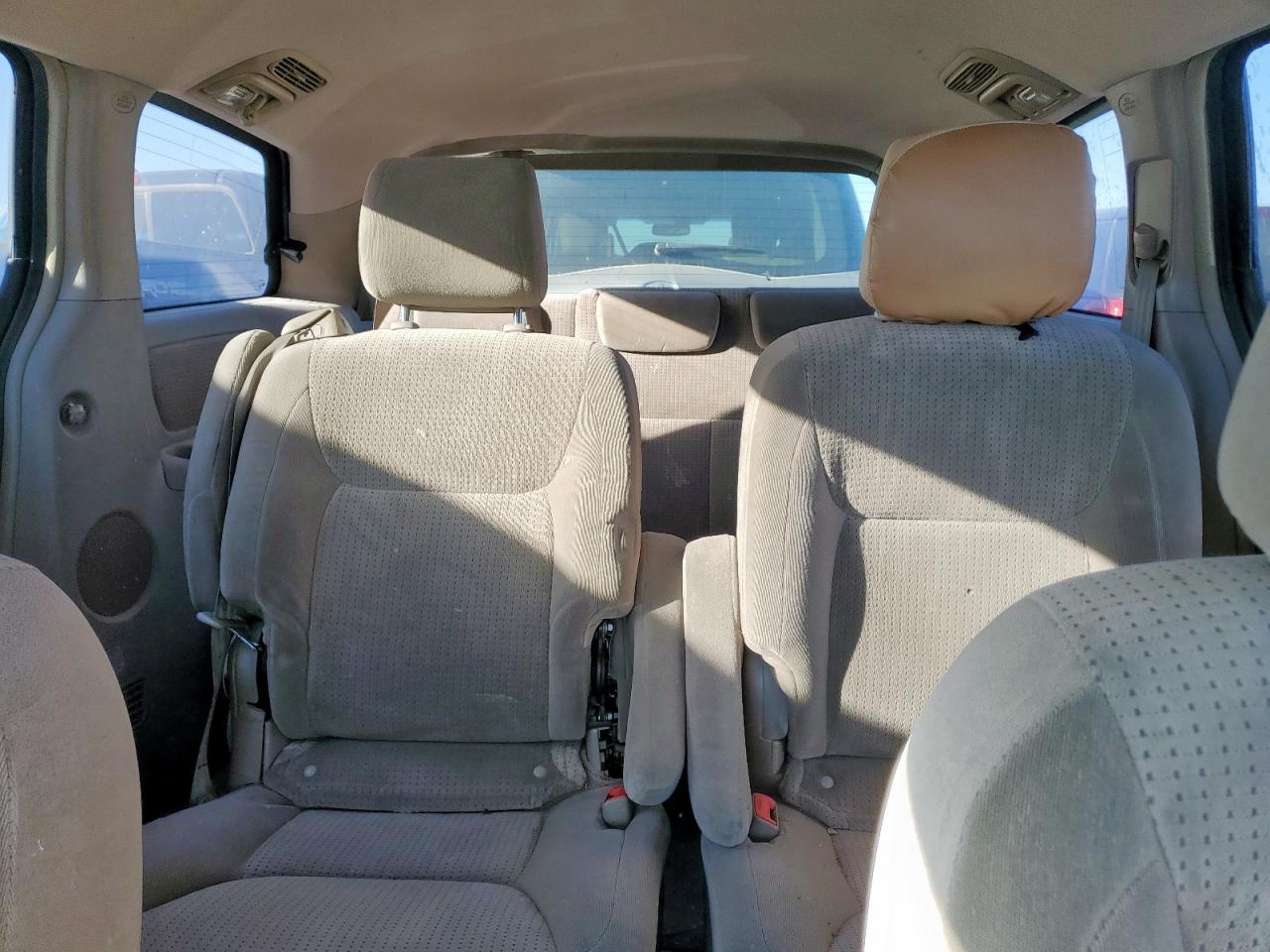 2014 Toyota Sienna Темно-бордовый vin: 5TDZA23C66S582617