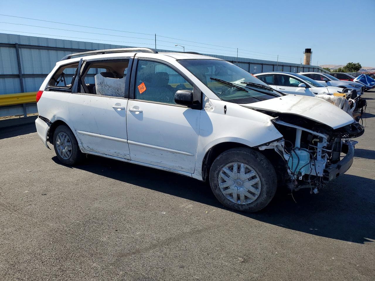 2006 Toyota Sienna Le 7 Passenger White vin: 5TDZA23C66S585307
