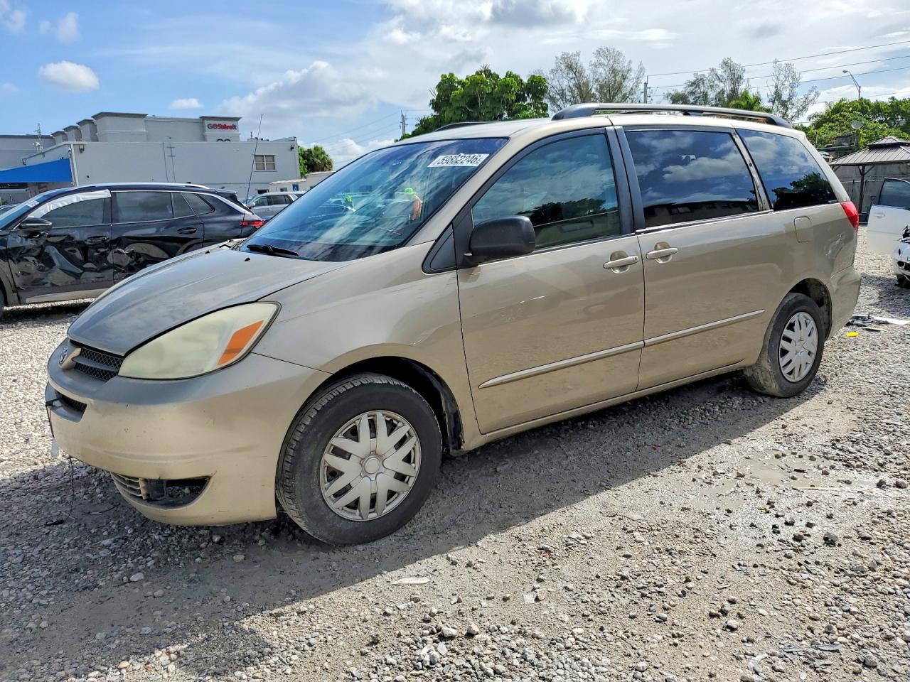 2004 Toyota Sienna Le 7 Passenger Gold vin: 5TDZA23C74S025261