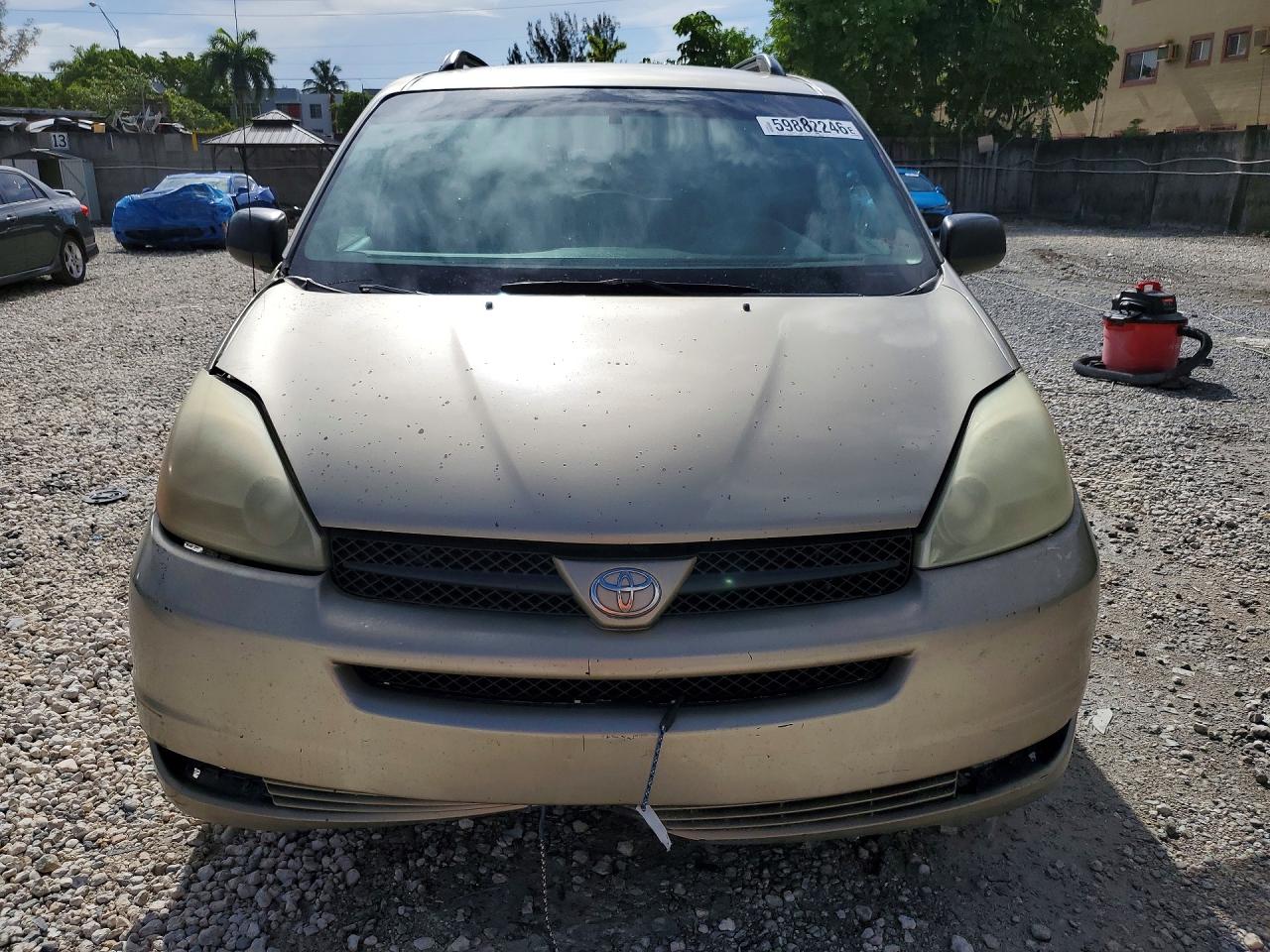 2004 Toyota Sienna Le 7 Passenger Gold vin: 5TDZA23C74S025261