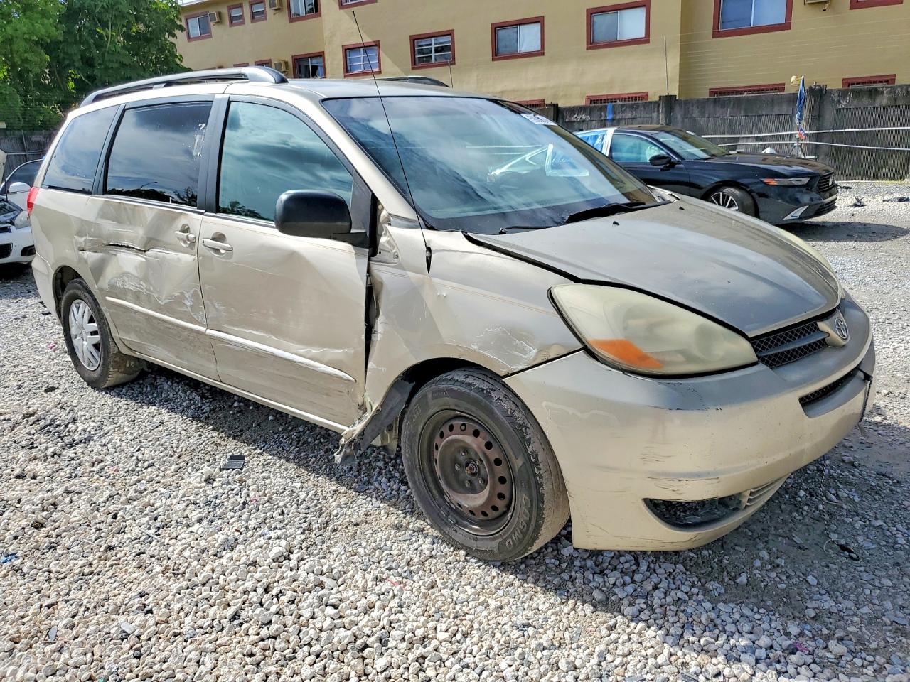 2004 Toyota Sienna Le 7 Passenger Gold vin: 5TDZA23C74S025261