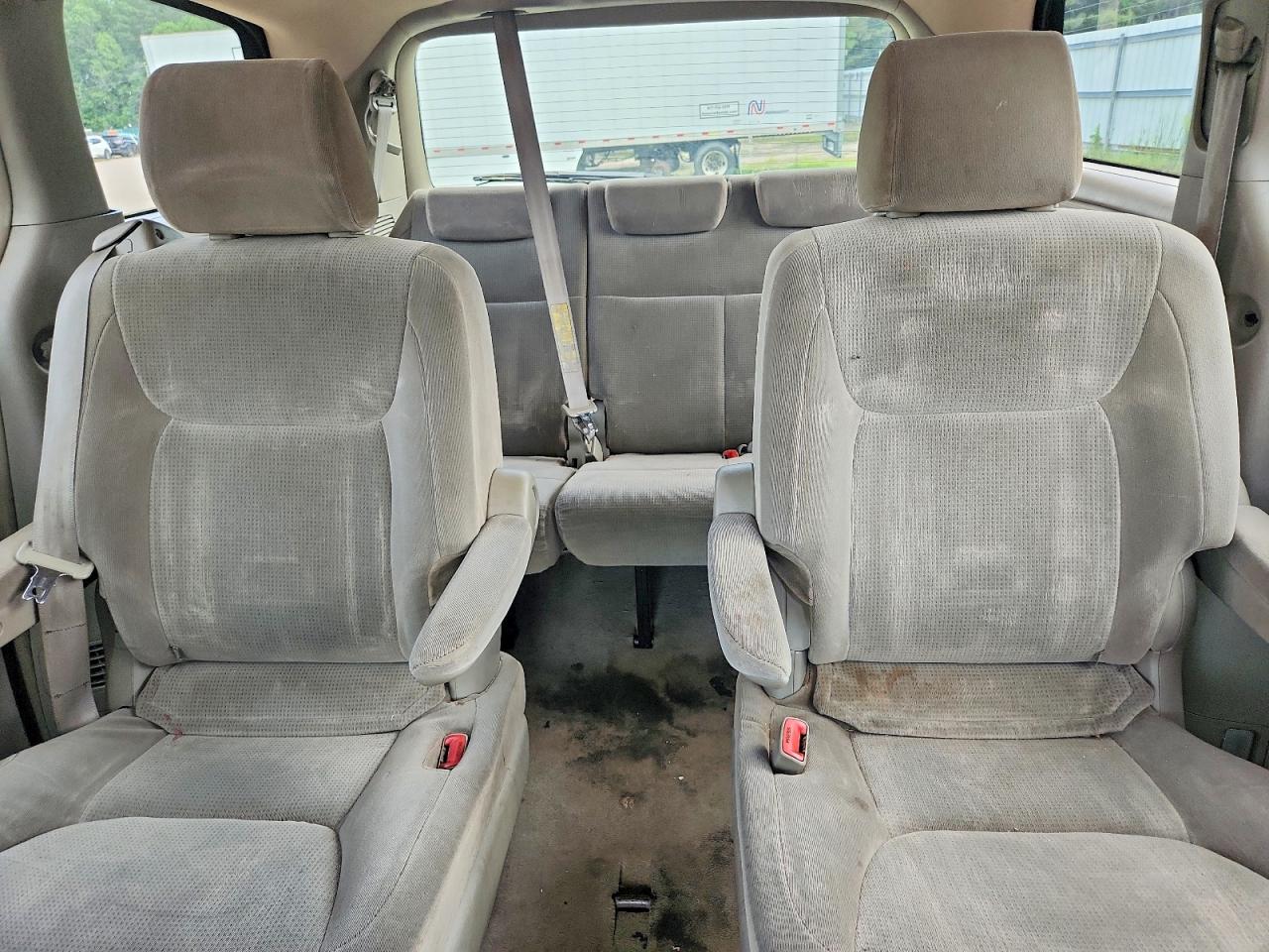 2004 Toyota Sienna Le 7 Passenger Maroon vin: 5TDZA23C74S055246