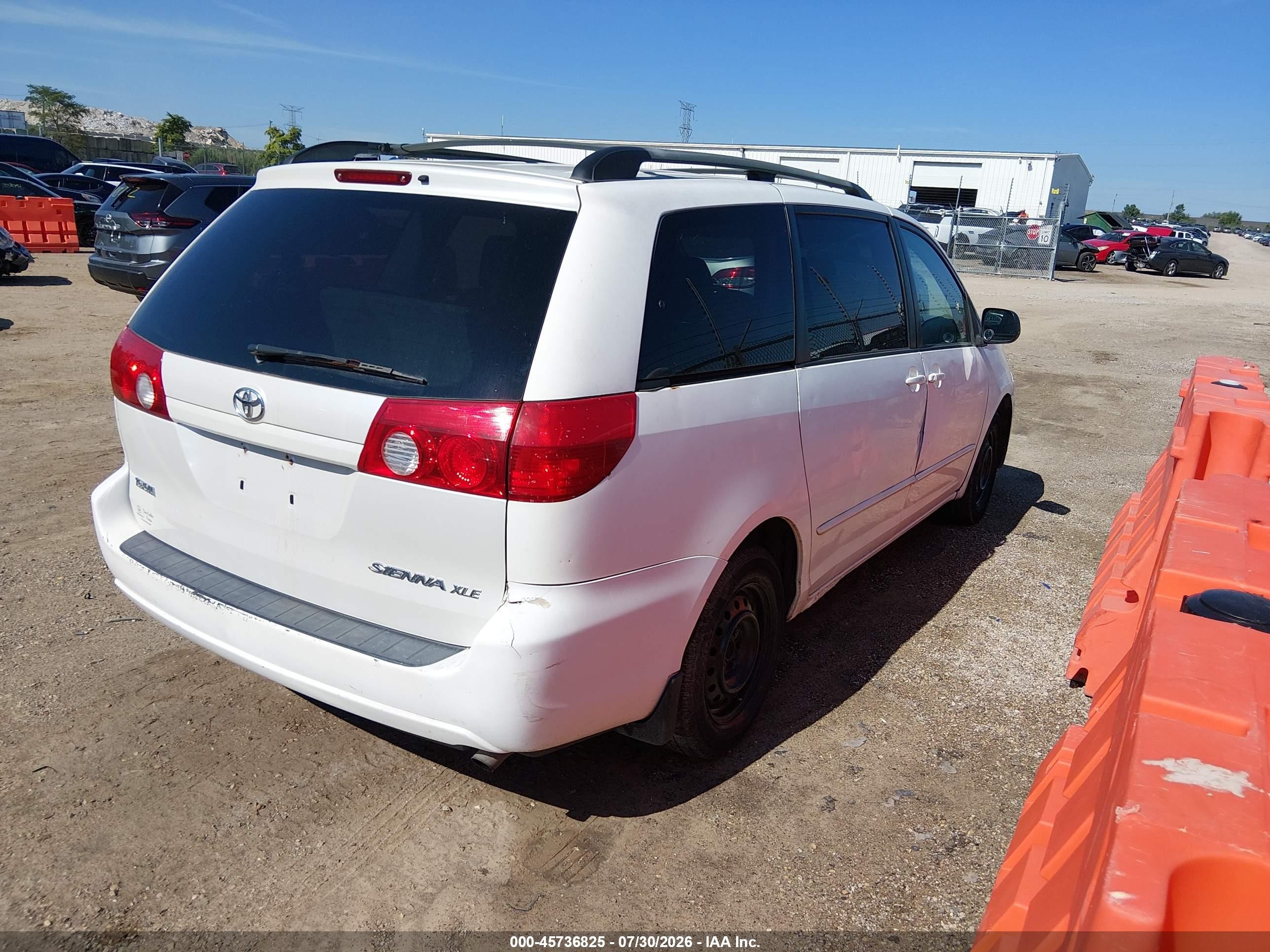 2004 Toyota Sienna Le Белый vin: 5TDZA23C74S066411