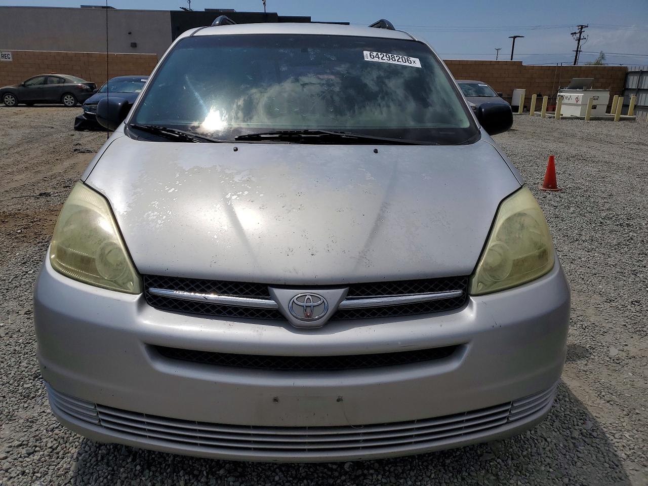 2004 Toyota Sienna Ce 8 Passenger Серебряный vin: 5TDZA23C74S077599