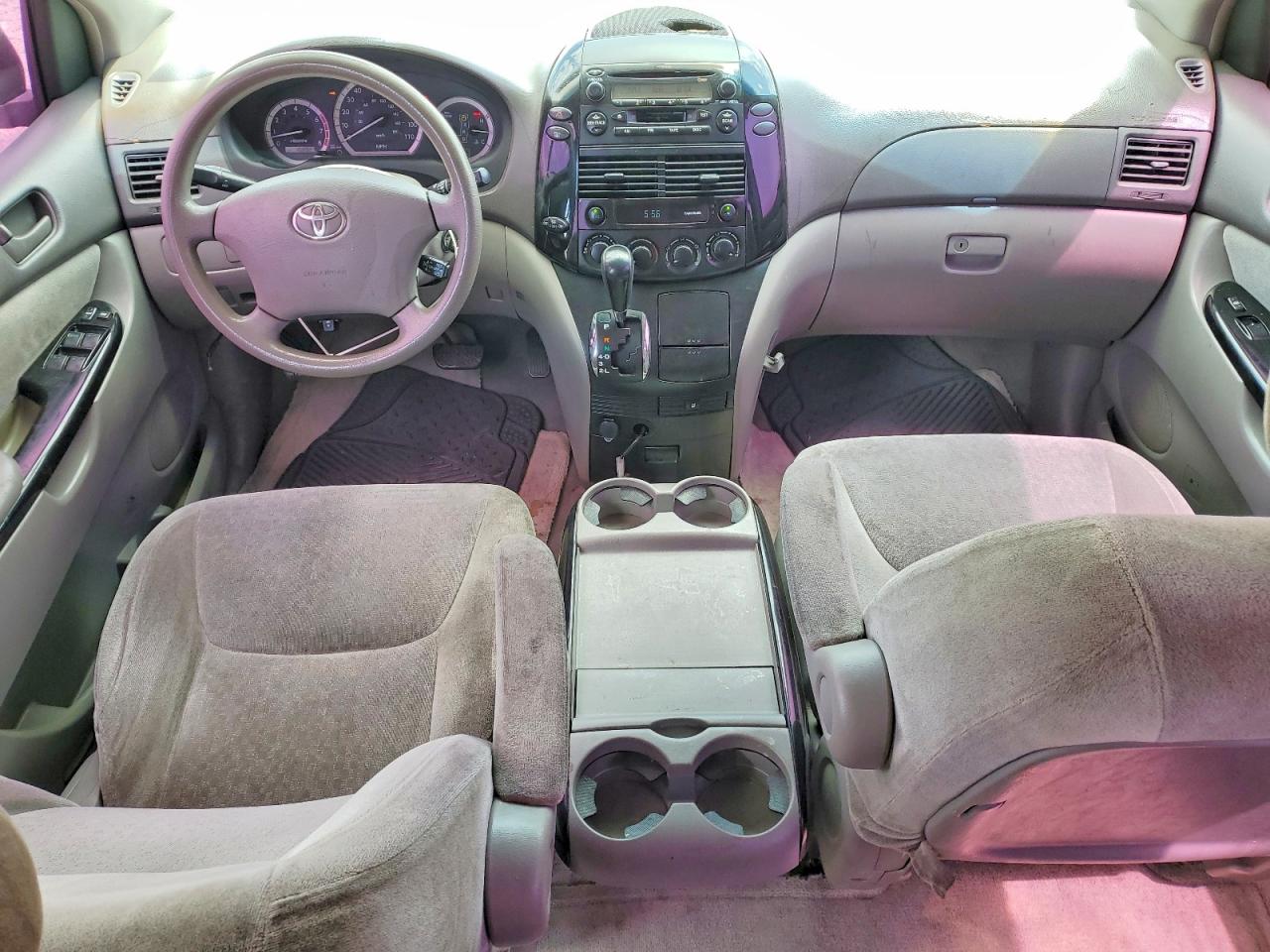 2004 Toyota Sienna Ce 8 Passenger Серебряный vin: 5TDZA23C74S077599