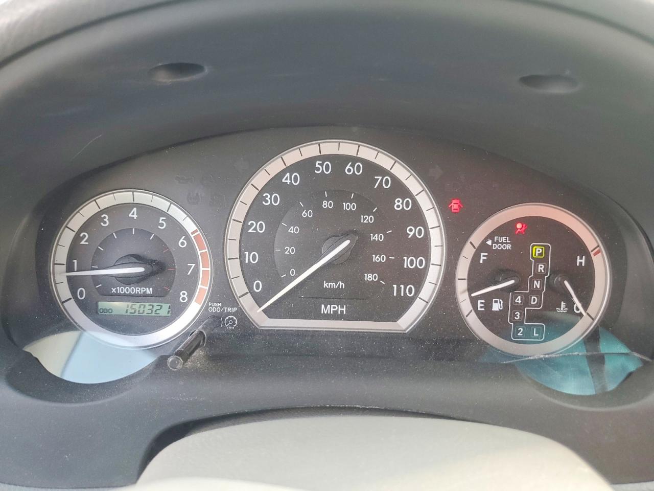 2004 Toyota Sienna Le 7 Passenger Silver vin: 5TDZA23C74S148171