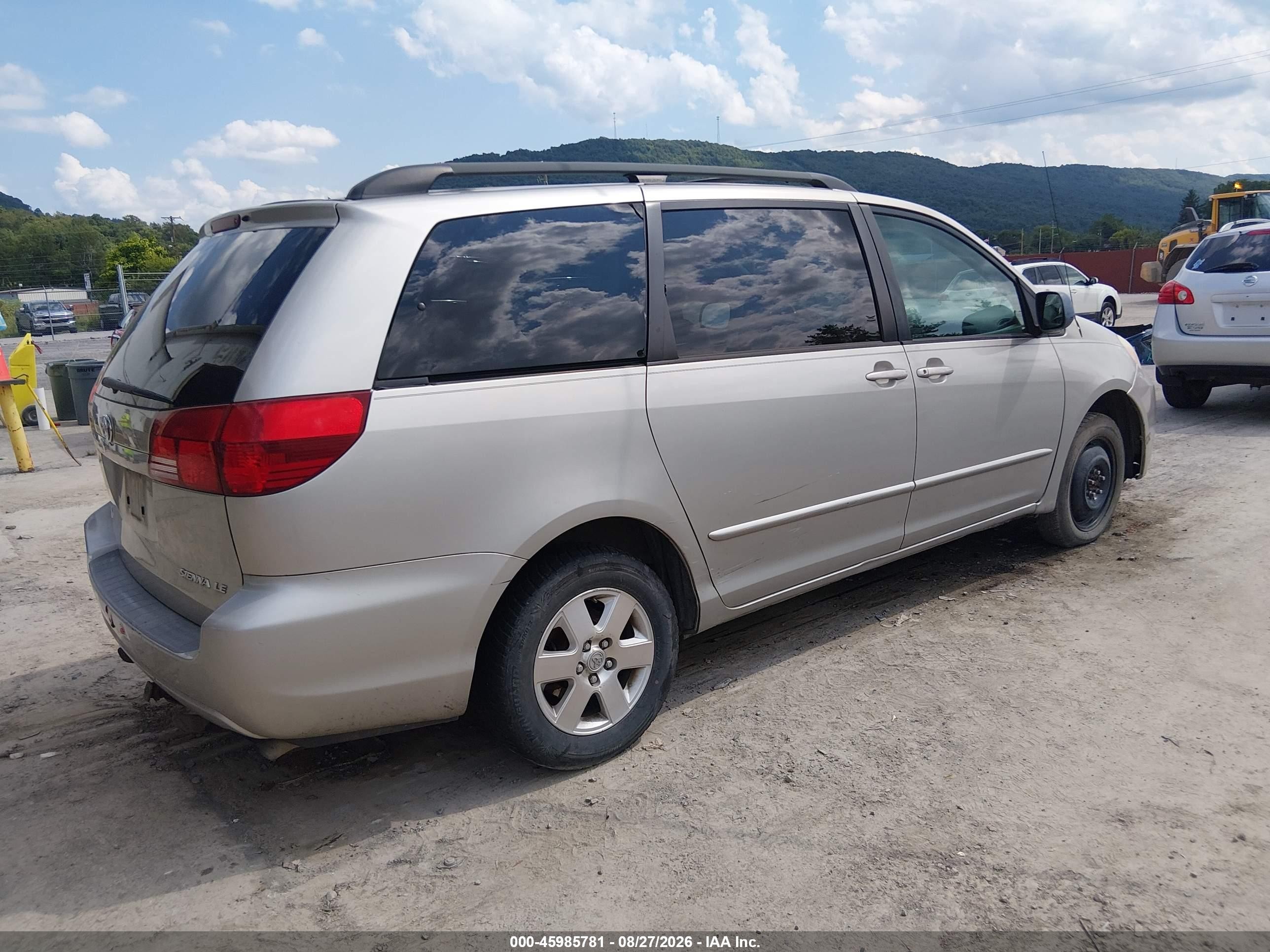 2004 Toyota Sienna Le Silver vin: 5TDZA23C74S201810
