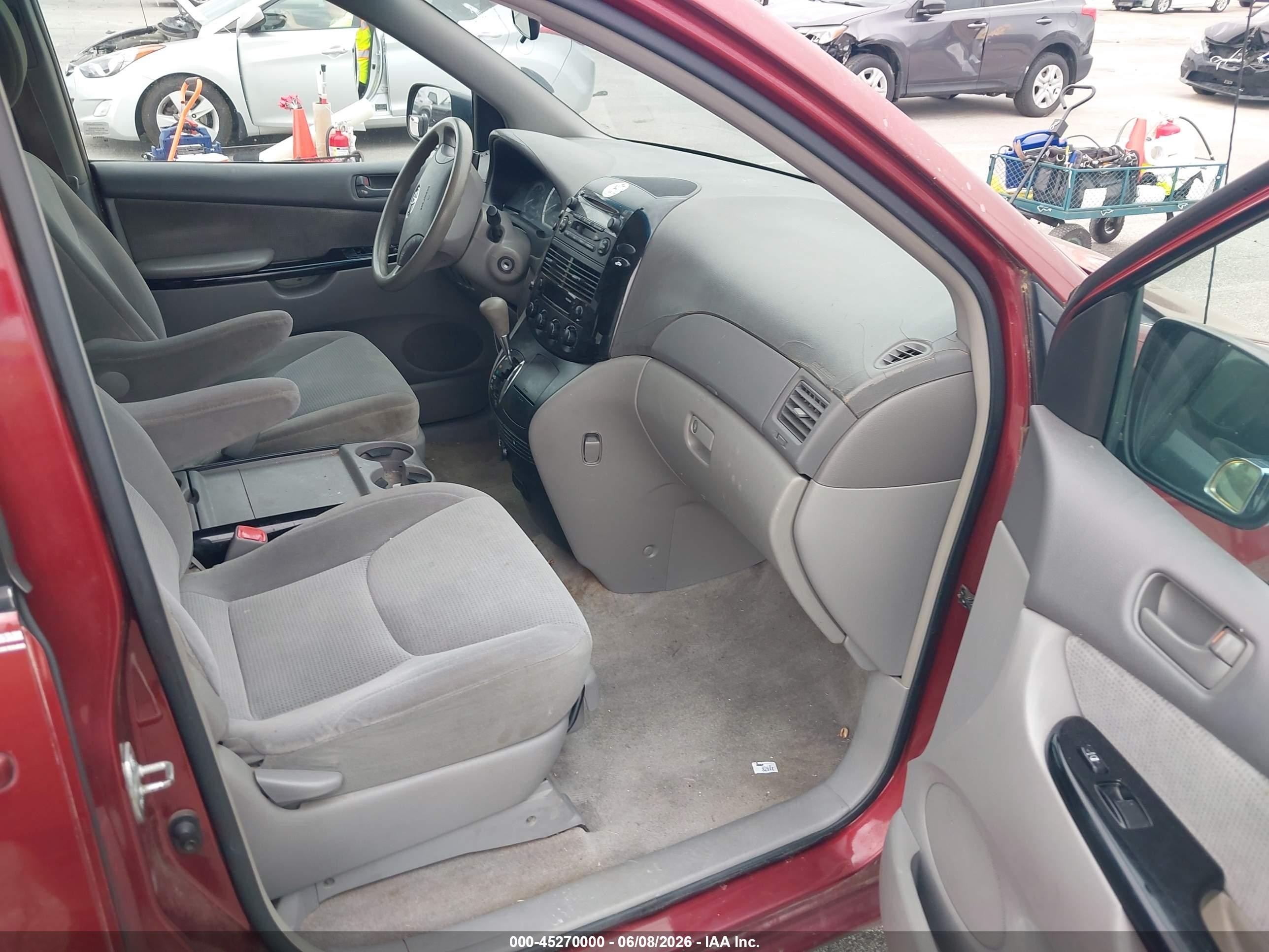 2005 Toyota Sienna Le Red vin: 5TDZA23C75S236137