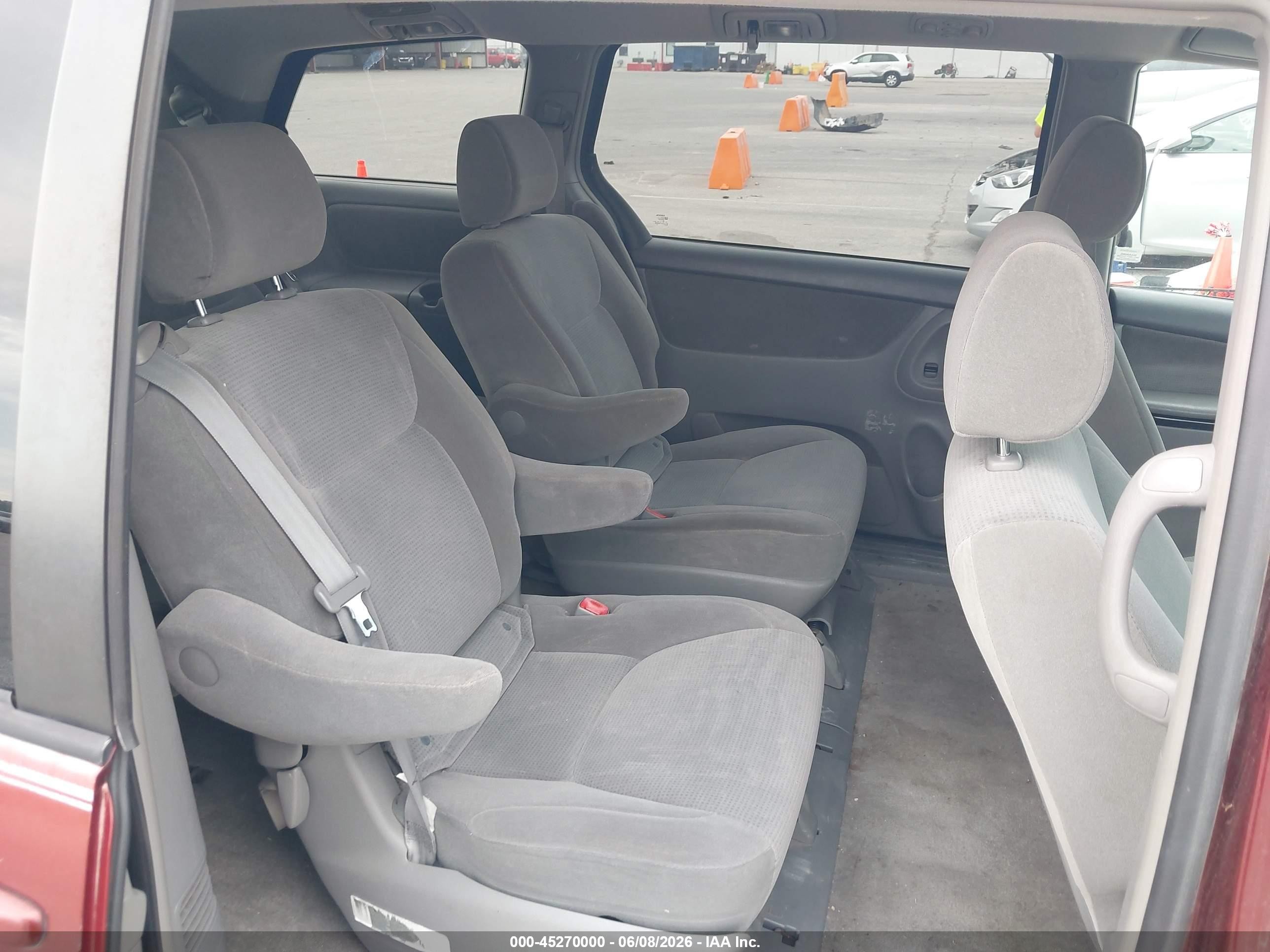 2005 Toyota Sienna Le Red vin: 5TDZA23C75S236137