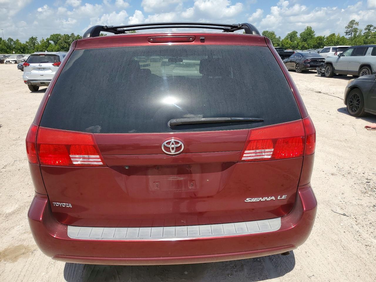 2005 Toyota Sienna Le 8 Passenger Maroon vin: 5TDZA23C75S277996