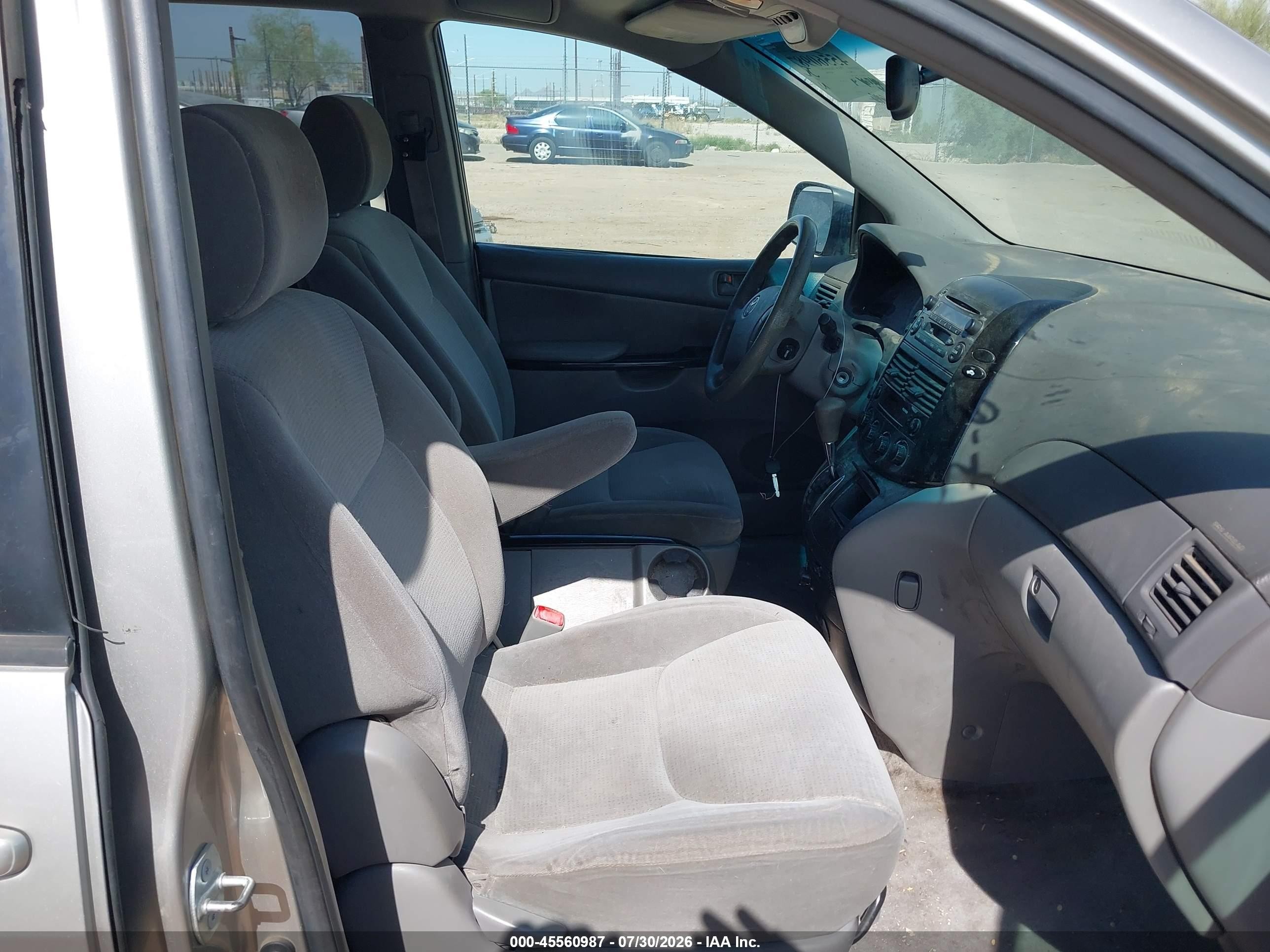 2005 Toyota Sienna Le Champagne vin: 5TDZA23C75S291848
